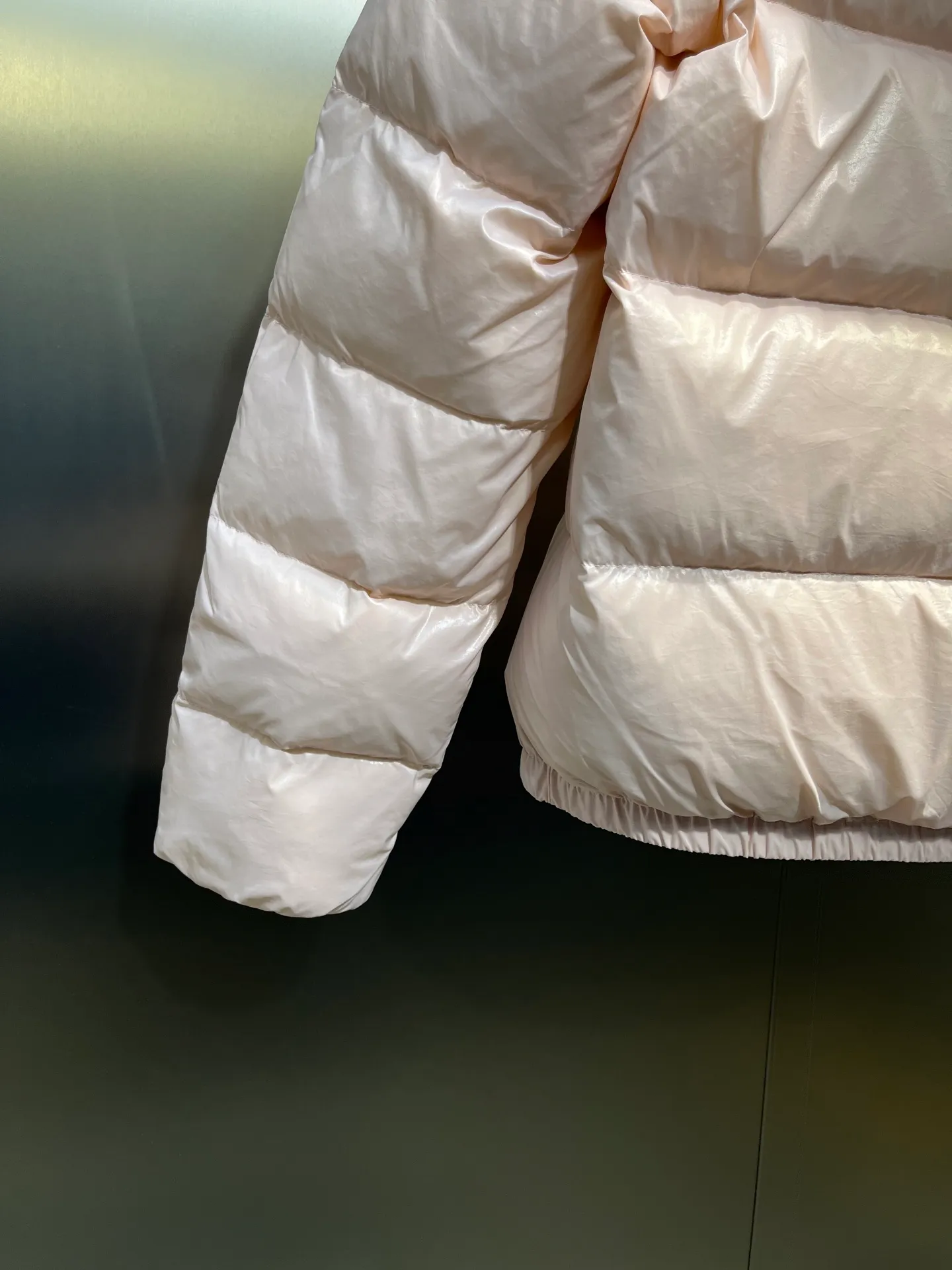P760 moncler🌟down jacket, original custom-made hardware accessories, all imported and original customization, welcome to compare, absolutely high quality, using top-grade 90 white duck down, super soft, fluffy and plump, super heavy-duty, fabric workmanship, perfect version, pay attention to the fabric, super comfortable, exclusive model, non-market goods, same sizes for men and women.  size: 0123