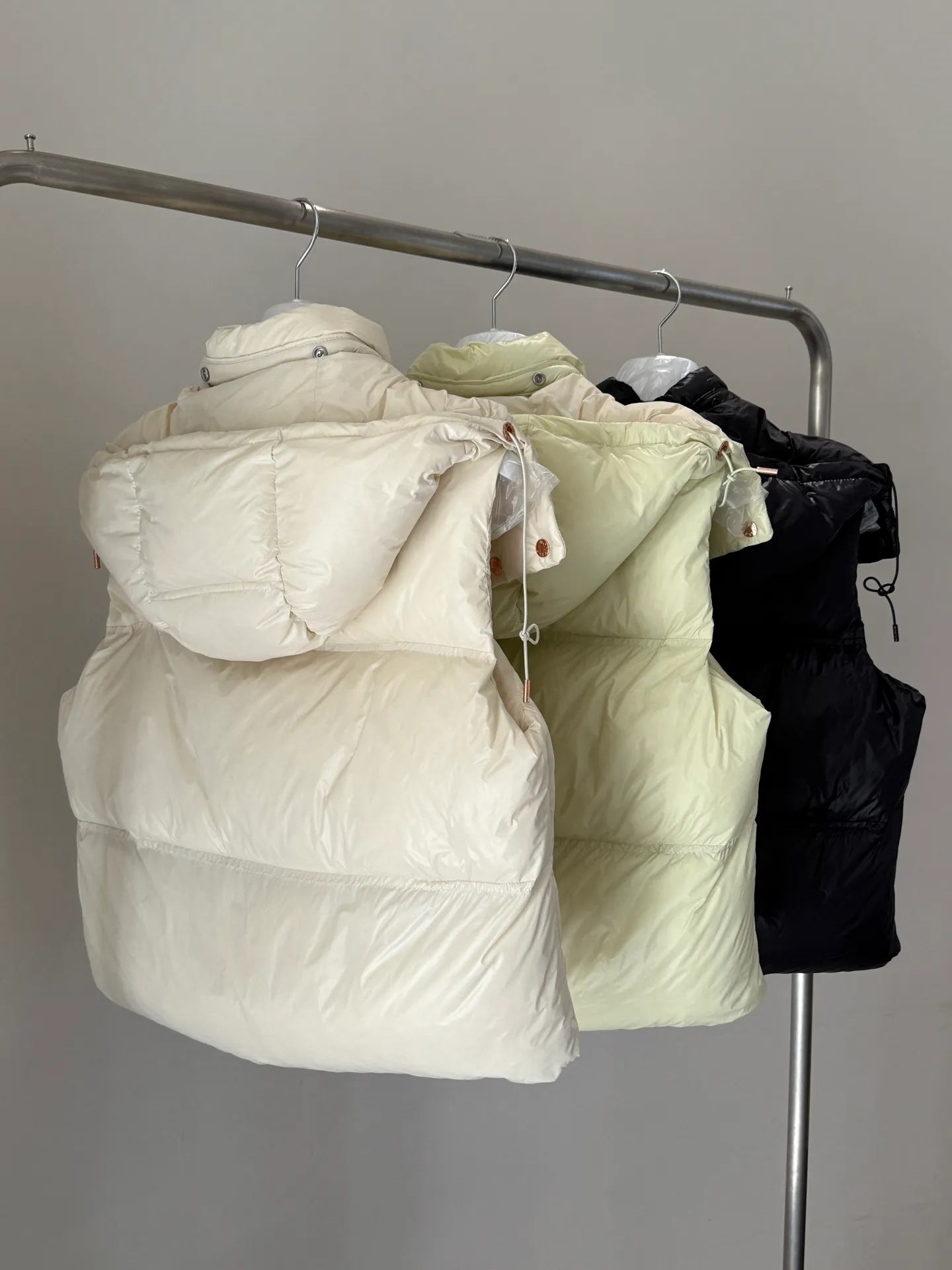 P720 Moncler. 25 double breasted women's vest black beige apple green size 1234