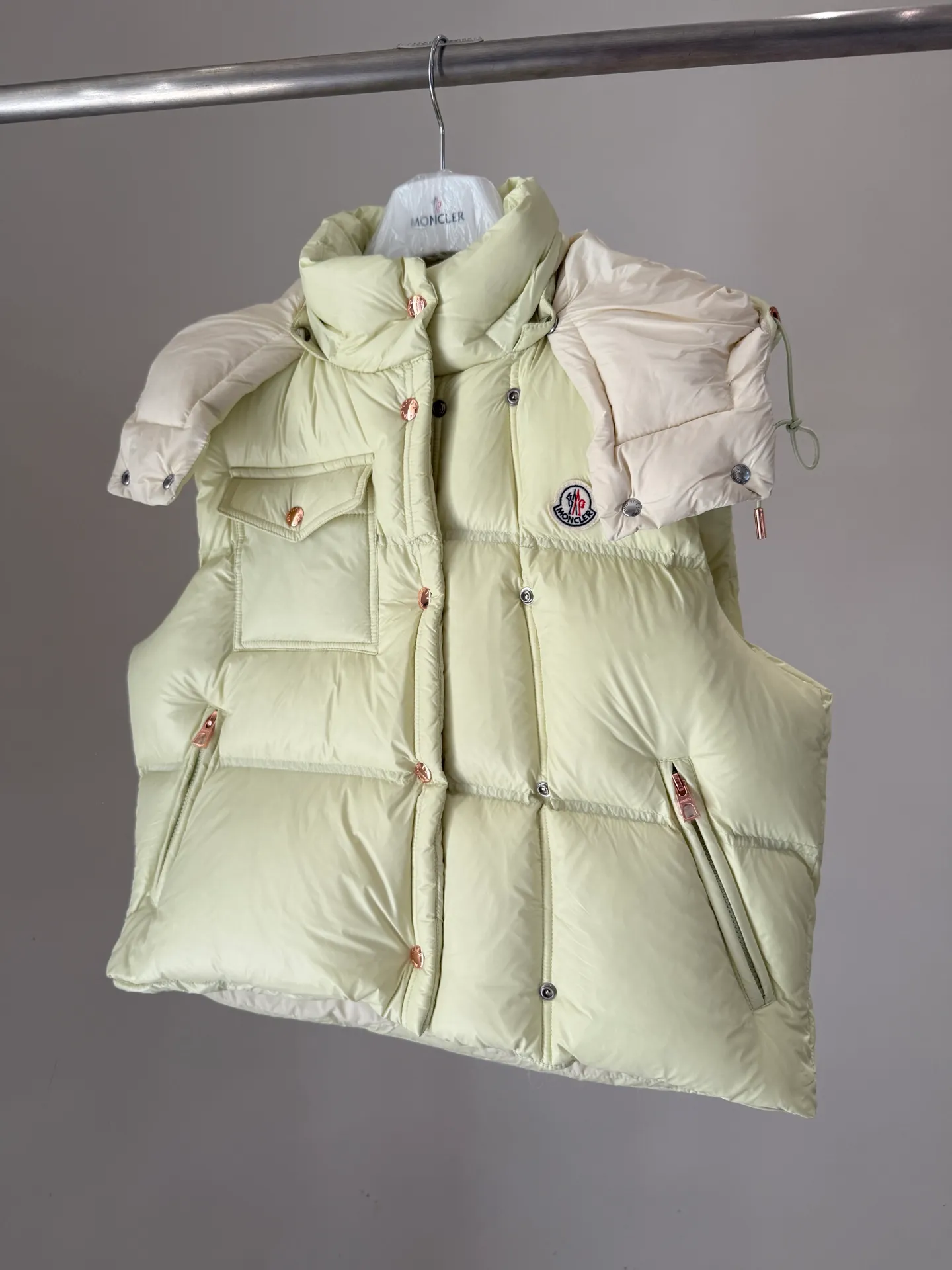 P720 Moncler. 25 double breasted women's vest black beige apple green size 1234