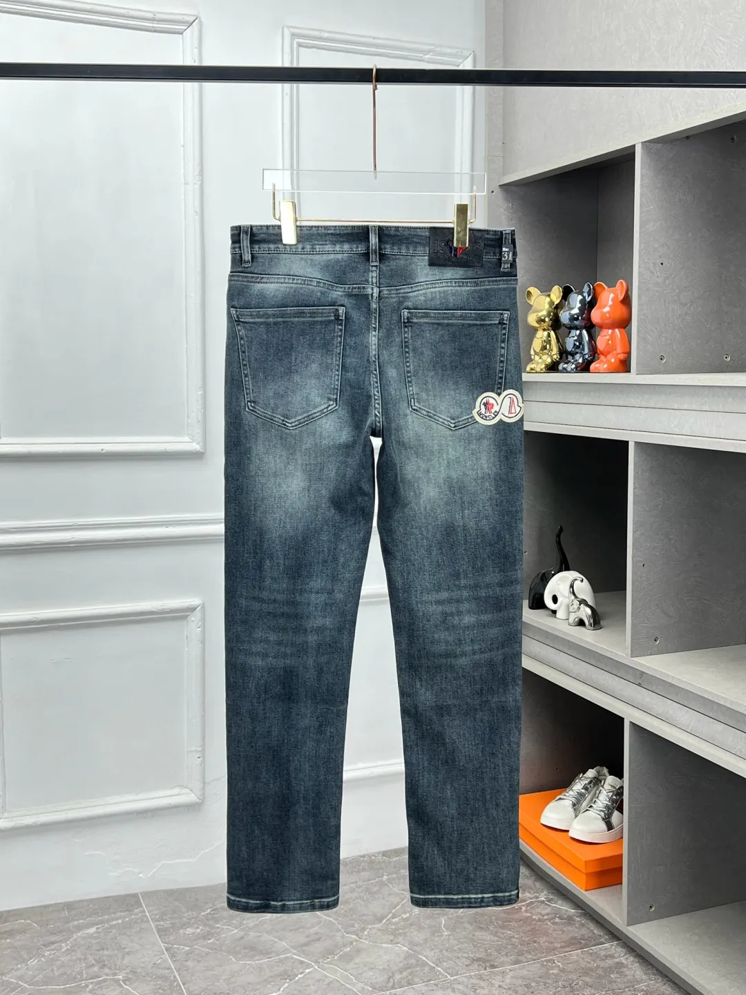 P360 Moncler 🔥🔥🔥The hot new product in autumn and winter, available at counters. The best jeans in physical stores🐂Original 1:1 goods at counters, suitable for all ages. The highest version of European imported fabrics on the market. Comfortable, soft and skin-friendly, the upper body effect is super fashionable and versatile, straight and stylish, a wardrobe must-have! Suitable for any occasion Size: 29-42