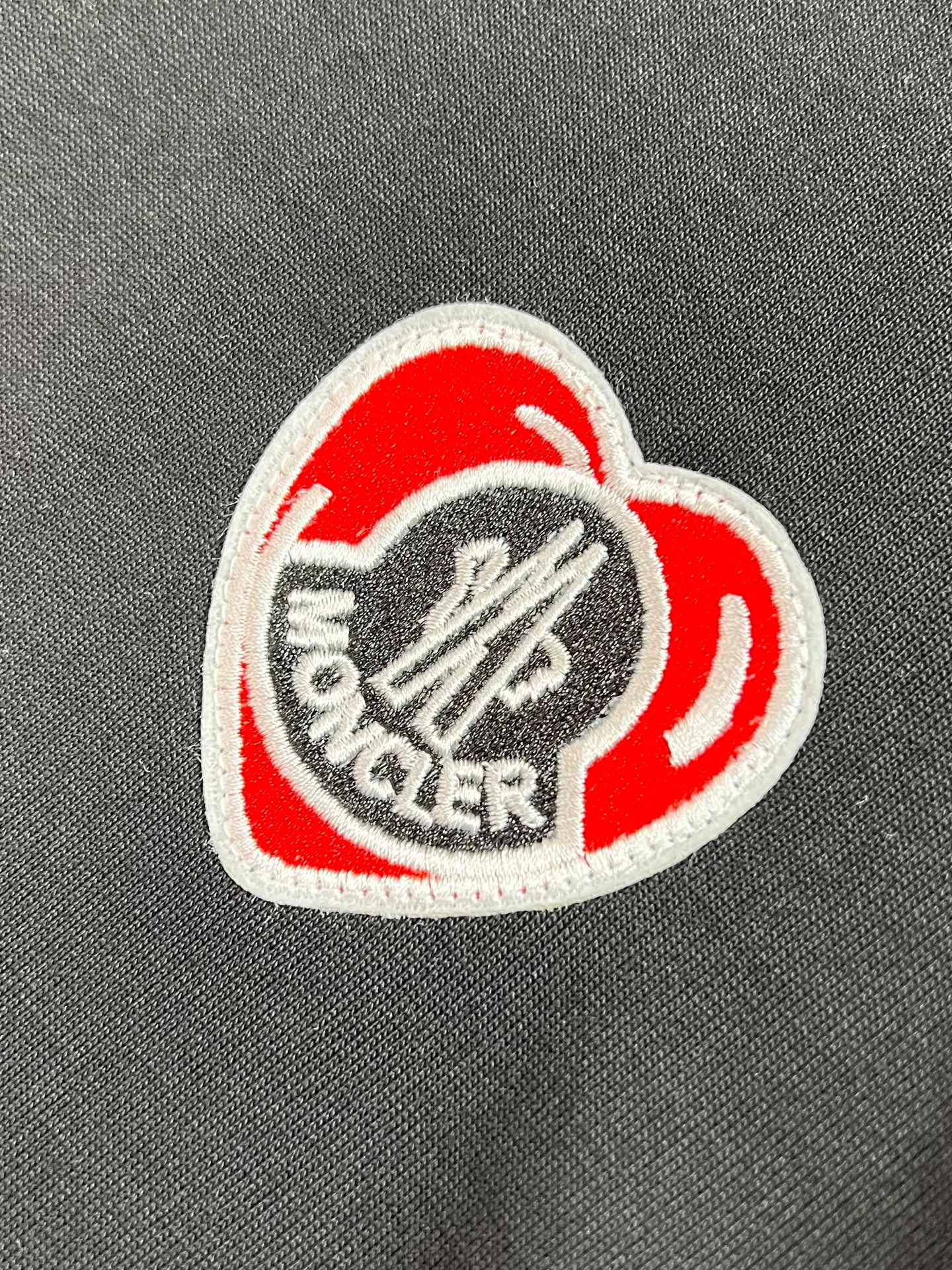 P160 ❤️Moncler/Mongolian 2025 spring and summer new products, complete with three labels, round neck short-sleeved T-shirt, good product, no need to introduce too much, look at the details, counter size: S-XL 175/140, M recommended