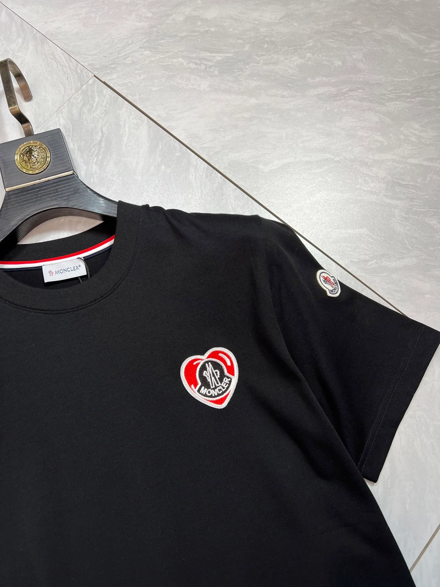 P160 ❤️Moncler/Mongolian 2025 spring and summer new products, complete with three labels, round neck short-sleeved T-shirt, good product, no need to introduce too much, look at the details, counter size: S-XL 175/140, M recommended