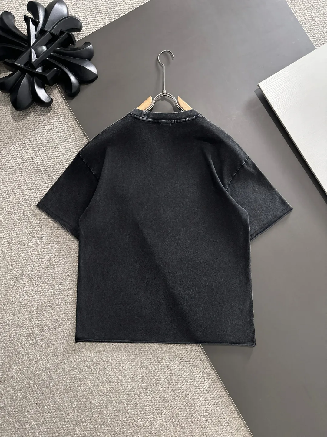 Next day shipping P460 MONCLER/Mongolian high quality 2025 spring and summer new casual heavy industry suit exclusively developed by yb! High quality production! Imported custom-made fabrics for foreign orders, with high breathability and comfort, impeccable details, brand element design concept, delicate and soft feel! It presents a casual cut and the upper body shape is great! On sale simultaneously on the official website! From a high-end men's positioning brand, the low-key luxury taste is irresistible! Exquisite workmanship and impeccable quality! The overall style is simple, fashionable and timeless, fully meeting the requirements of stylish and tasteful dressing! Size: S-XXL