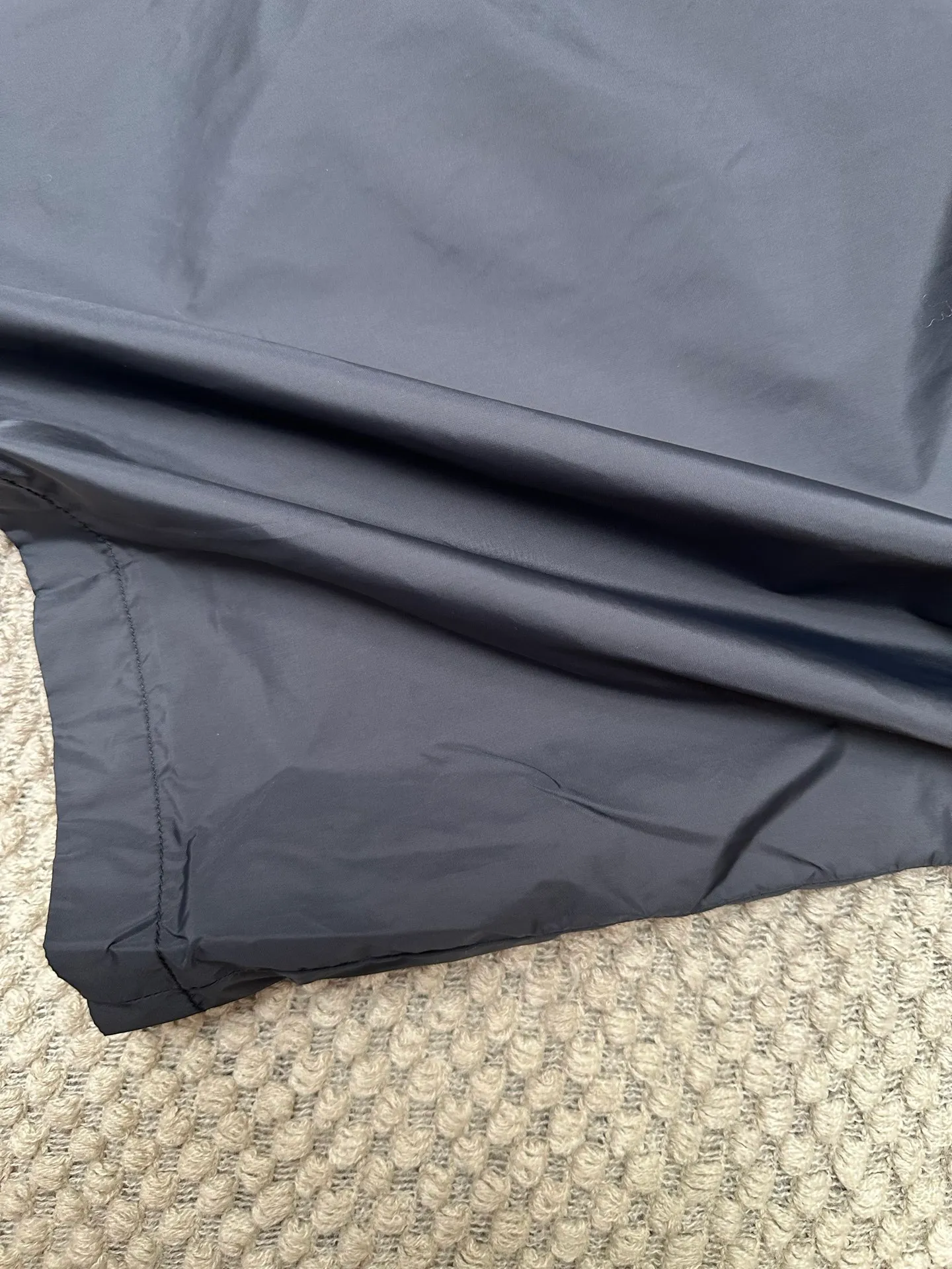 P370 💰Moncler/moncler/muzzle/windbreaker/hooded jacket/skin coat Original customized fabric Super soft nylon silky fabric Hardware original customized logo one to one Dual chip sensor: armband, wash mark Original pure cashmere customized armband Top embroidery Genuine cashmere Cashmere label closest to genuine (reject fake cashmere/anti-cashmere label fake at first glance) Color: black, white Size: 1-5 yards (80-180 pounds)