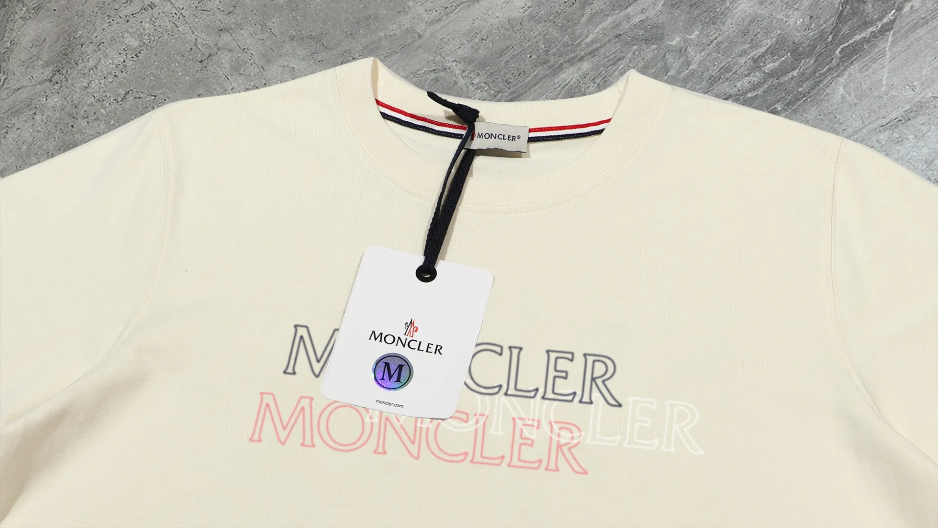 P210 High-version sweatshirt) [Long-term stock] 〖𝐌𝐎𝐍𝐂𝐋𝐄𝐑~Mask〗 Made of 440g heavy-weight fabric. It is different from the market currency. It can be matched with any variety and is properly handsome. 😎The whole dress is made of double waistcoats. The double waistcoats make the whole dress more three-dimensional. Not ordinary factories can do such fine work. 2025 Spring catwalk version of the T stage, on sale at the counter, exquisitely printed round neck terry sweatshirt, high-end double-ply cotton, custom-made stretch ribs, dyed in the same vat, complete with three standards, matched with digital printing patterns and very breathable, same style for men and women, color: black, white, apricot, size: S M L XL 2XL