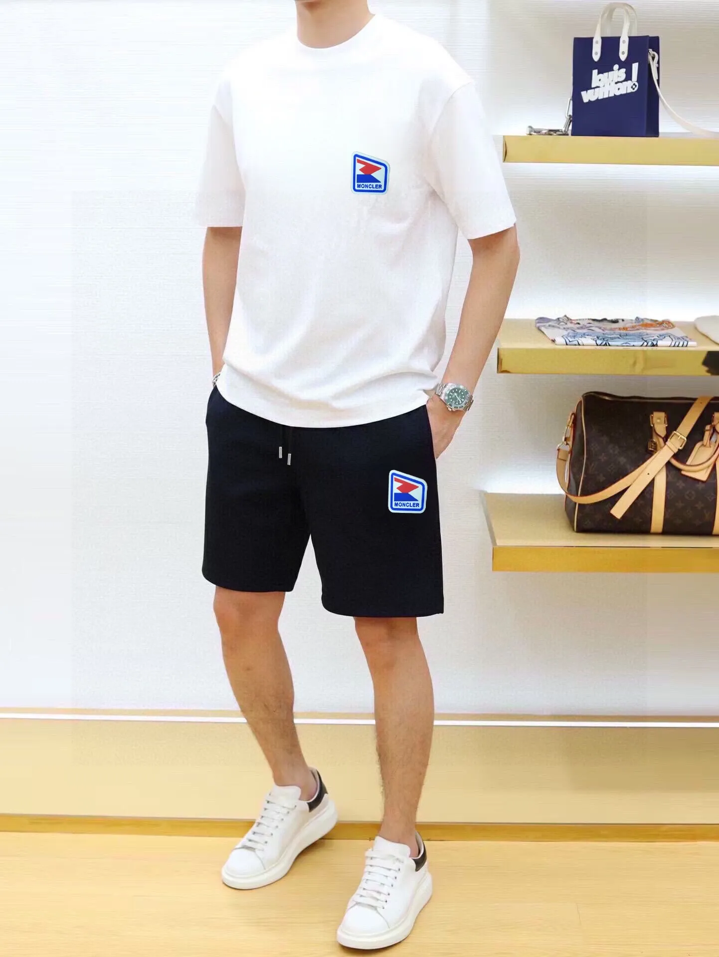 P290 💰 Brand [MONCLER] 2025 new men’s short-sleeved shorts suit! Synchronous sales on the official website! High-end version on the market! It feels delicate and soft! Make you more comfortable to wear! The draped silhouette is awesome! Size: M-5XL (please state your height and weight when placing an order)