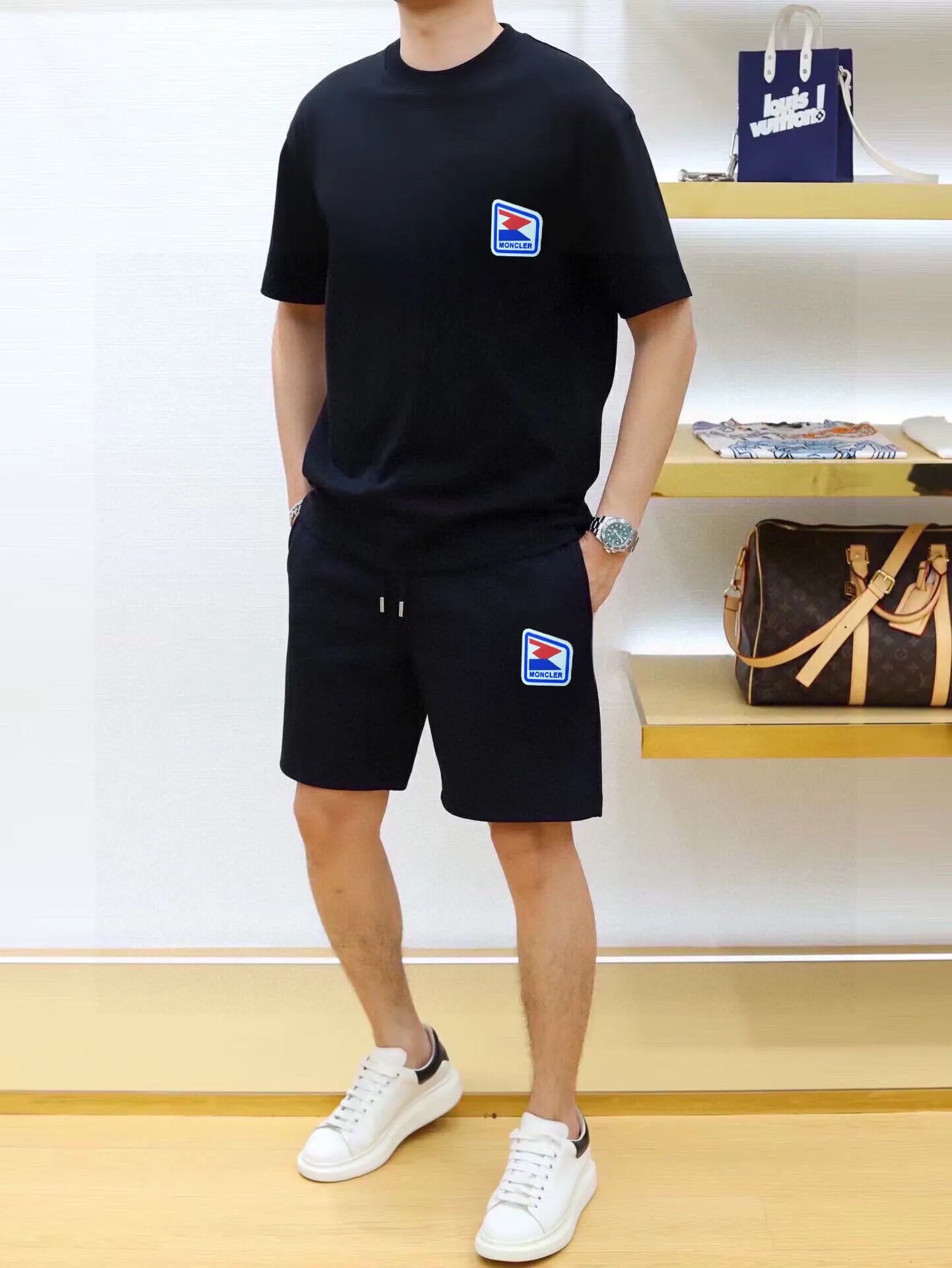 P290 💰 Brand [MONCLER] 2025 new men’s short-sleeved shorts suit! Synchronous sales on the official website! High-end version on the market! It feels delicate and soft! Make you more comfortable to wear! The draped silhouette is awesome! Size: M-5XL (please state your height and weight when placing an order)