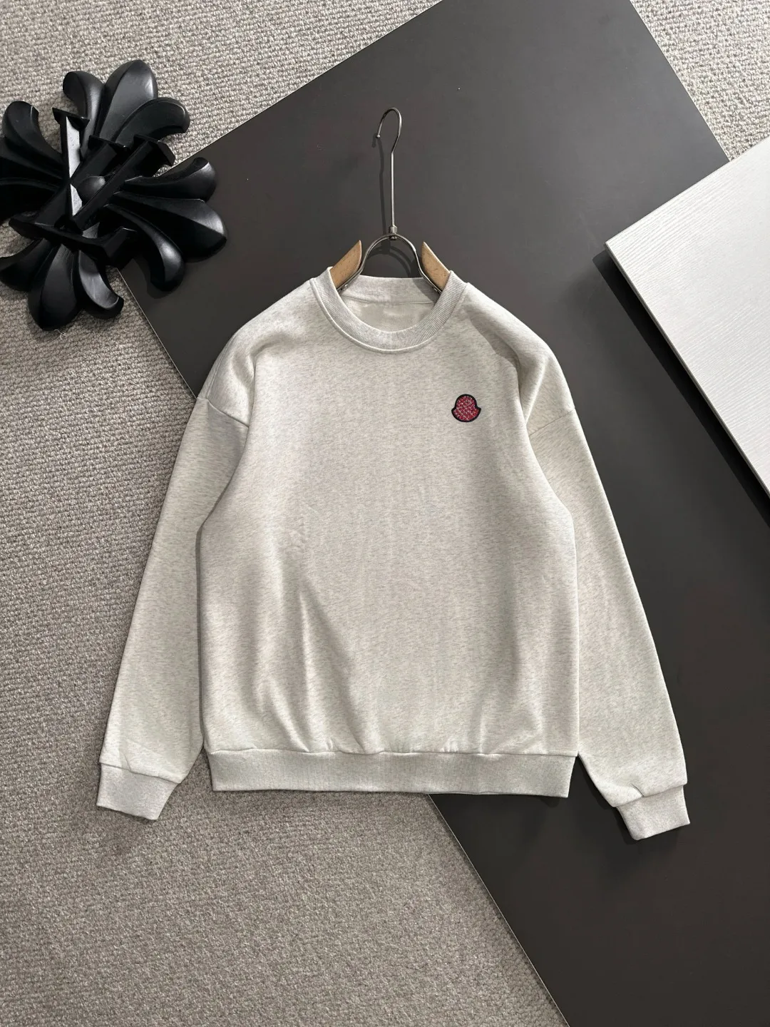Next day shipping P720 MONCLER/Mongolian high quality 2025 autumn and winter new casual heavy industry suit exclusively developed by yb! High quality production! The top version of the trading company channel order, external orders for imported custom fabrics, high breathability and comfort, impeccable details, absolutely worth buying! This type of suit is also a must-have for lazy people. You don’t have to think about how to match it, you can just get it in one set! Brand element design concept, delicate and soft feel! It presents a casual cut and the upper body shape is great! On sale simultaneously on the official website! From a high-end men's positioning brand, the low-key luxury taste is irresistible! Exquisite workmanship and impeccable quality! The overall style is simple, fashionable and timeless, fully meeting the requirements of stylish and tasteful dressing! Sizes: S to XXL (or state your height and weight when placing an order)