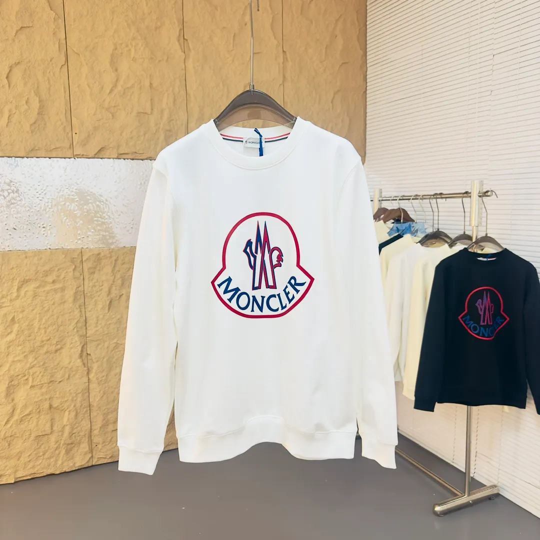 P280 Brand: Mengkou🤳𝐌𝐎𝐍𝐂𝐋𝐄𝐑 Fabric: ☑️Made of 440g double-strand pure cotton terry👕 Fabric: ☑️Thread with 1*1 double yarn thread. 🔜Comes with dyeing in the same tank. Technology: ☑️Using multi-layer color matching 3D three-dimensional silicone technology, 🇧🇫restore the original computer scan and print at a 1:1 ratio. The pattern is clear and concave and convex, a rare high-end product on the market! 🇲🇩All three standards are complete! Size: ☑️S 〰️M 〰️L 〰️XL 〰️XXL