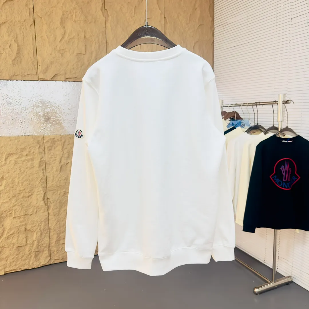 P280 Brand: Mengkou🤳𝐌𝐎𝐍𝐂𝐋𝐄𝐑 Fabric: ☑️Made of 440g double-strand pure cotton terry👕 Fabric: ☑️Thread with 1*1 double yarn thread. 🔜Comes with dyeing in the same tank. Technology: ☑️Using multi-layer color matching 3D three-dimensional silicone technology, 🇧🇫restore the original computer scan and print at a 1:1 ratio. The pattern is clear and concave and convex, a rare high-end product on the market! 🇲🇩All three standards are complete! Size: ☑️S 〰️M 〰️L 〰️XL 〰️XXL