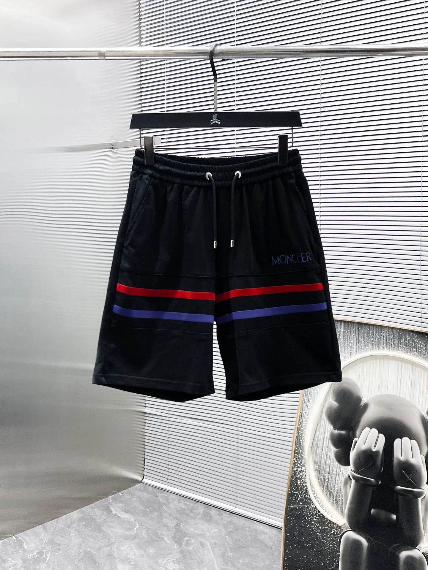 P560 Brand [MONCLER Mouth Covered] 2025 round neck short-sleeved shorts suit. The pure cotton fabric upper body will not be stuffy, the smooth and comfortable skin-friendly effect is more breathable, the fabric has its own texture, classic logo technology, a new interpretation from a unique angle, the first choice for fashion and versatility! Size: M-3XL (maximum wear: 190 pounds)