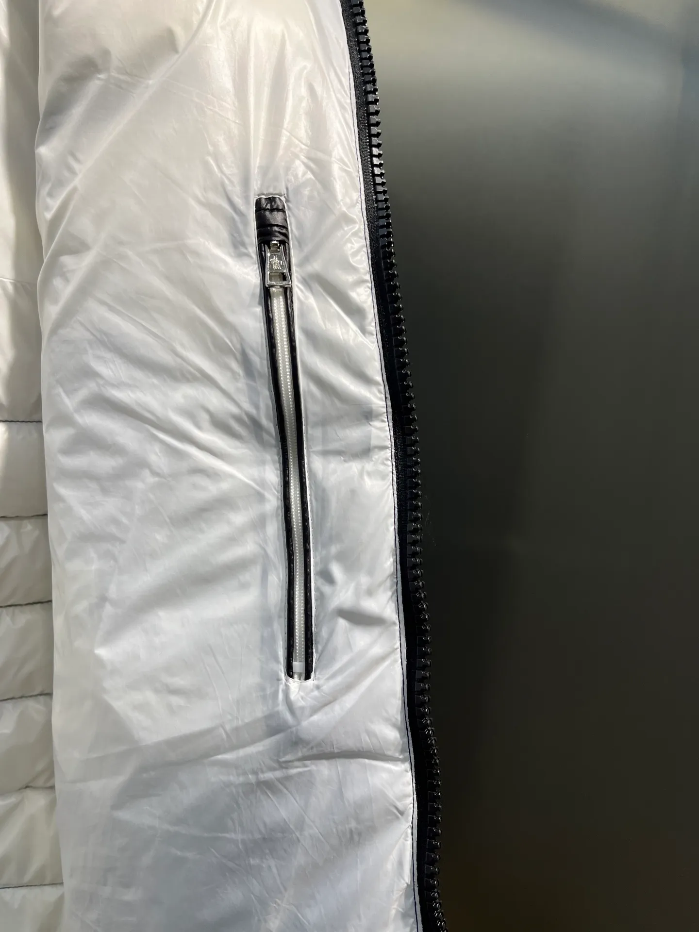 P700 Moncler🌟 2023 new autumn and winter Moncler black glossy thin hooded down vest 901 Color: Black Navy Size: 1 2 3 4 5