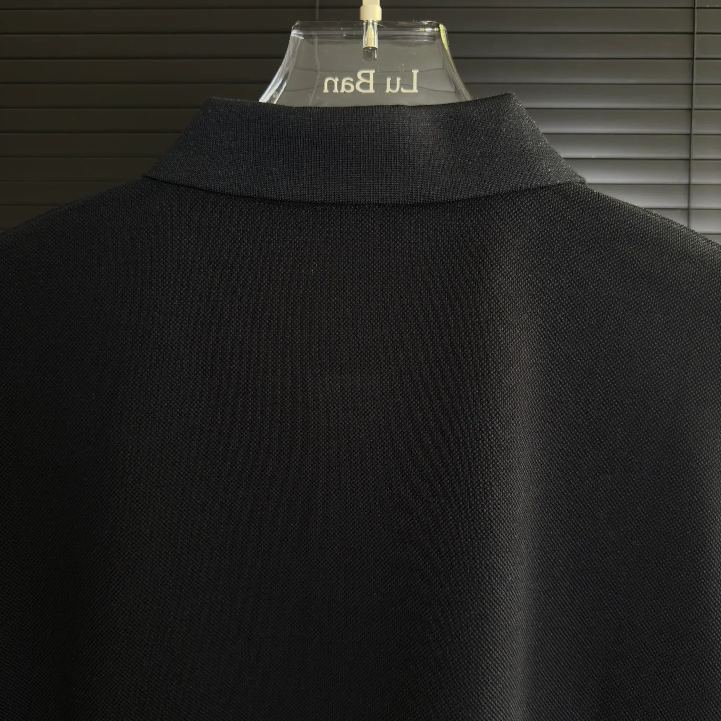 P190 A143 (Long-term replenishment, next day arrival) MONCLER 2025 new model, light luxury, customized small letter logo, casual polo shirt short sleeves · Original fabric · High version · High quality contrast-dyed fabric, round neck vertical version, full set of accessories, autumn pearl pique fabric, original hardware accessories, original factory label, carefully designed, original custom details restored, rib knitted striped collar.  Complete three standards, non-market ordinary version, free to compare, absolute quality guaranteed, full set of Sydney paper packaging, color: black, white, size: S~XXL