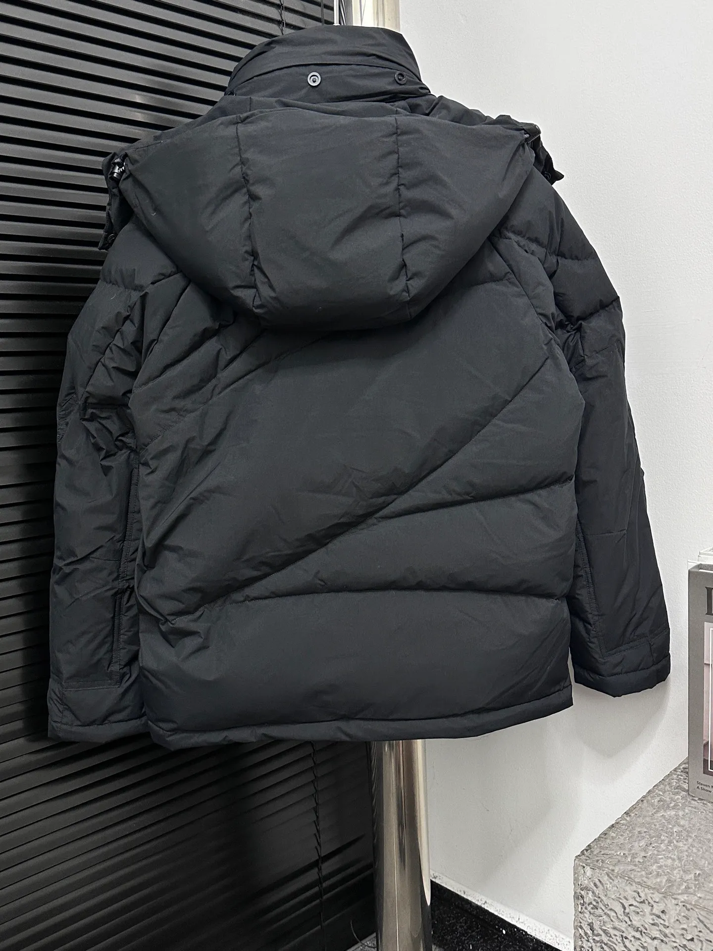 P1000 [moncler] Mengkou 2025 autumn and winter new down jacket. Original customized hardware accessories are all imported and original customization. Welcome to compare. Absolutely high quality. Use top 90 down. Super soft. Filled with fluffy and full feathers. Super heavy work. Fabric workmanship. Perfect version. Note⚠The fabric is super comfortable. Exclusive model. Non-market goods. Same style for men and women. Size: s-xxl
