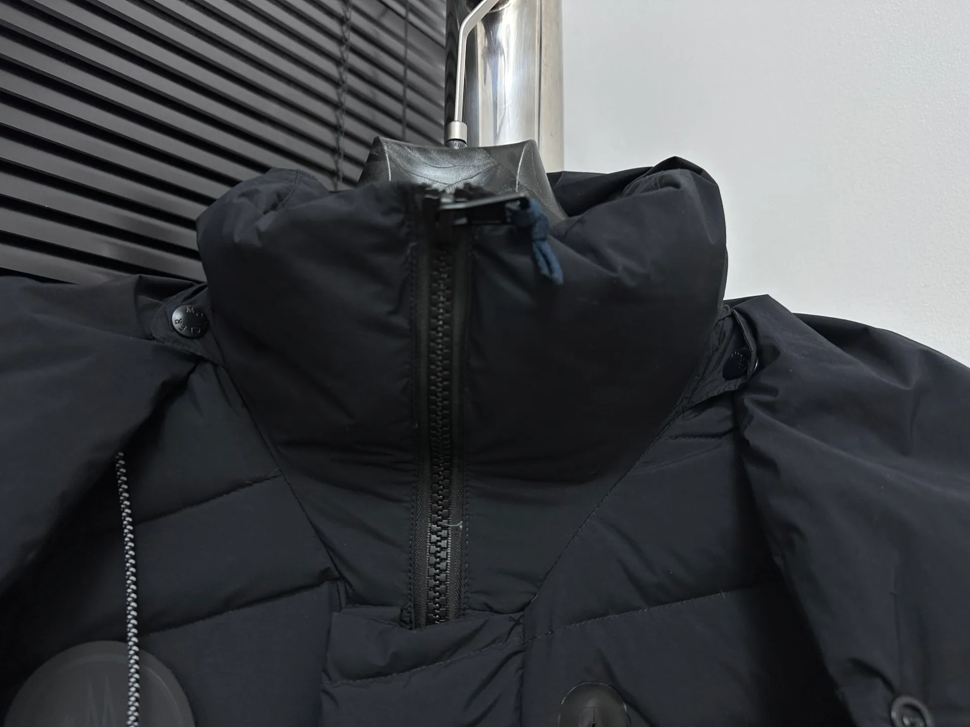 P1000 [moncler] Mengkou 2025 autumn and winter new down jacket. Original customized hardware accessories are all imported and original customization. Welcome to compare. Absolutely high quality. Use top 90 down. Super soft. Filled with fluffy and full feathers. Super heavy work. Fabric workmanship. Perfect version. Note⚠The fabric is super comfortable. Exclusive model. Non-market goods. Same style for men and women. Size: s-xxl