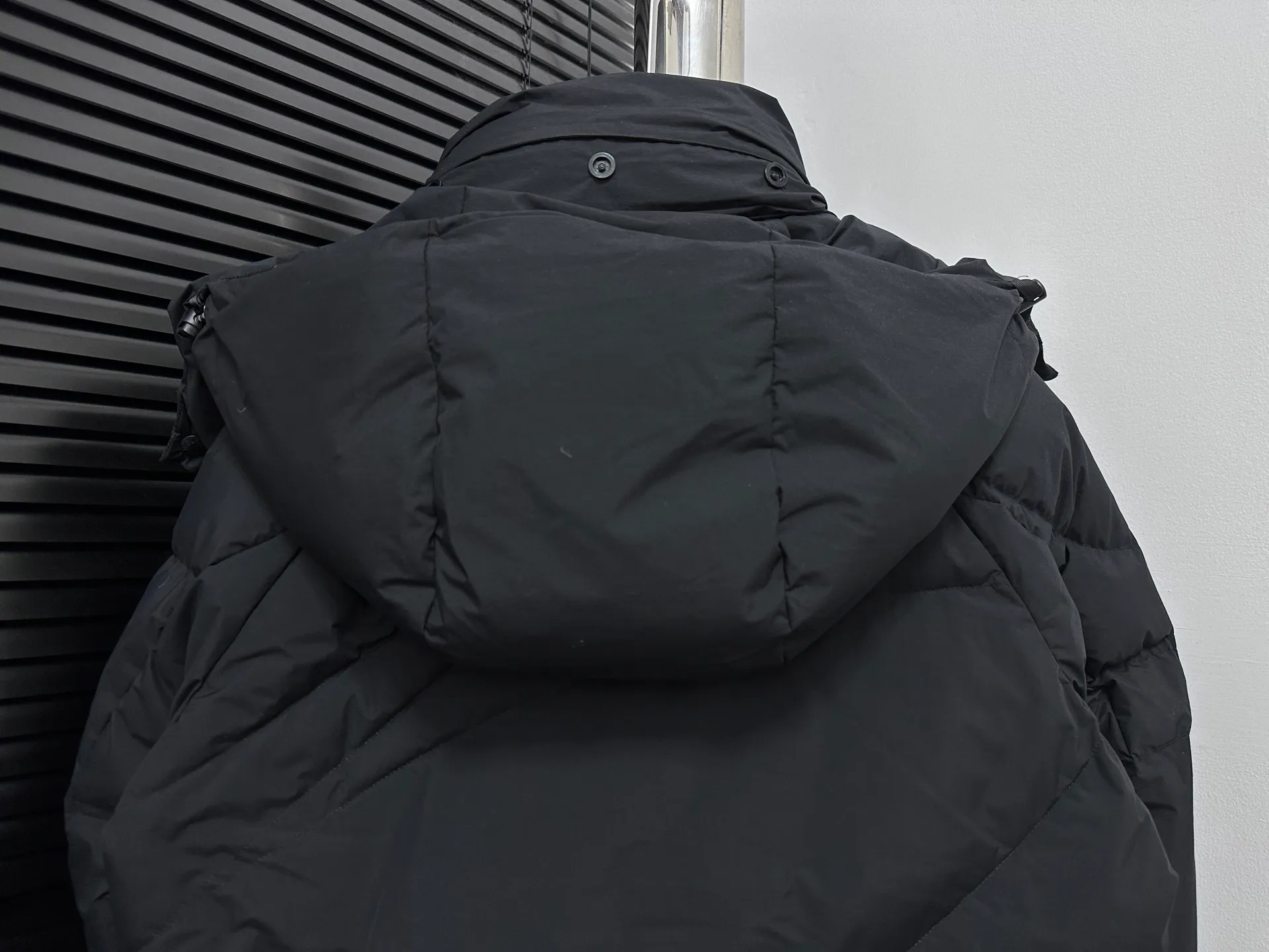 P1000 [moncler] Mengkou 2025 autumn and winter new down jacket. Original customized hardware accessories are all imported and original customization. Welcome to compare. Absolutely high quality. Use top 90 down. Super soft. Filled with fluffy and full feathers. Super heavy work. Fabric workmanship. Perfect version. Note⚠The fabric is super comfortable. Exclusive model. Non-market goods. Same style for men and women. Size: s-xxl