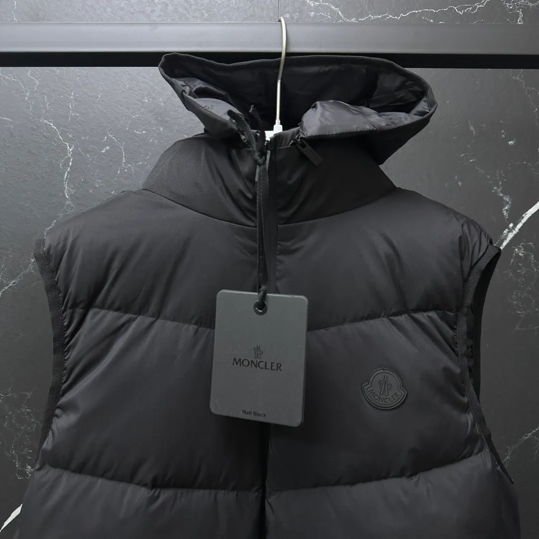 P800 𝑴𝒐𝒏𝒄𝒍𝒆𝒓｜Moncler/Moncler 25𝒔𝒔 Guersac autumn and winter new twill craft hooded [removable hood] light luxury fashionable down vest for men and women #T48# 𝑺𝒊𝒛𝒆：𝟭# 𝟮# 𝟯# 𝟰# 𝟱# Product color: black, beige