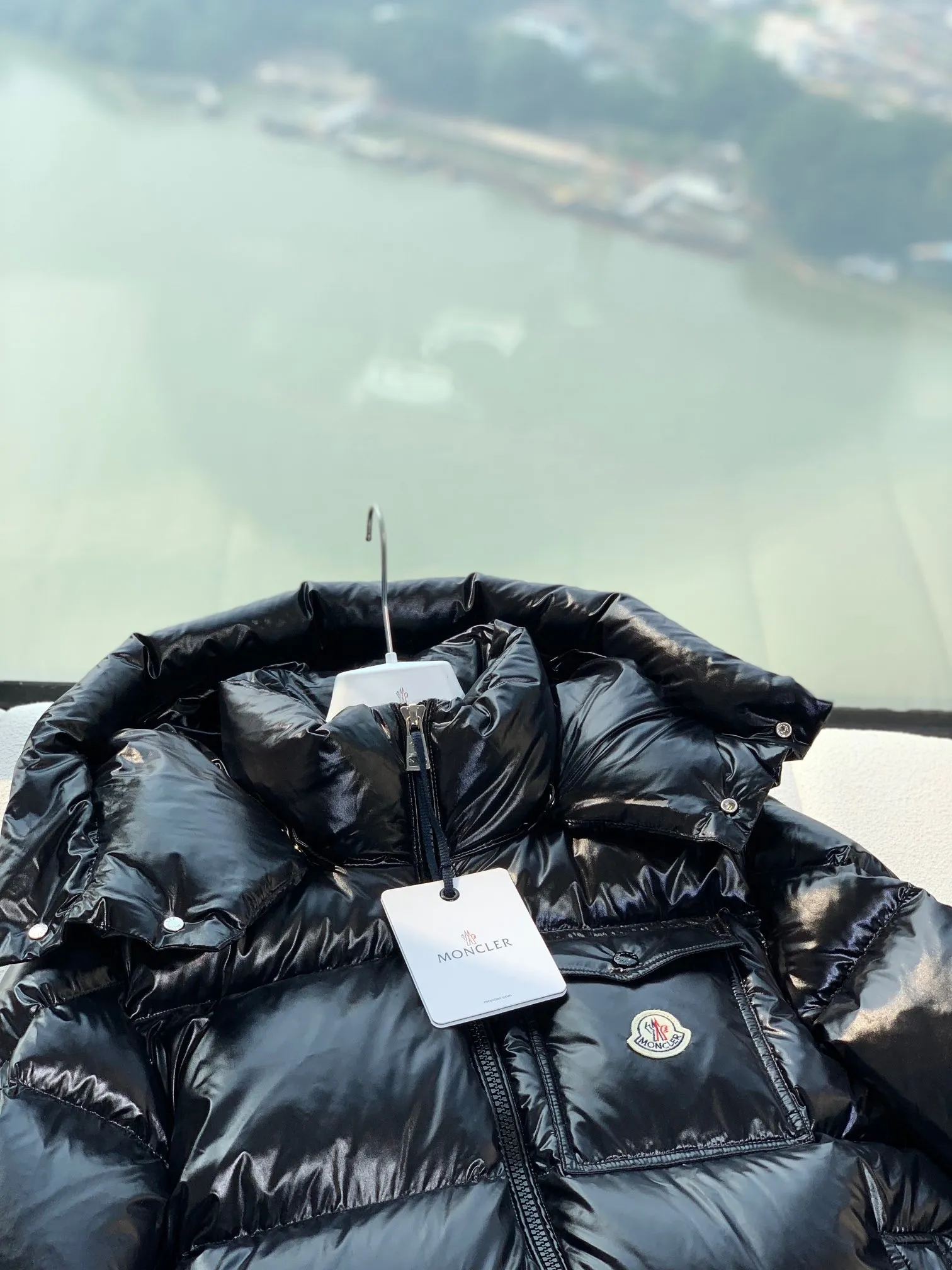 P740, moncler muzzle, 2025fw new ribbon hooded down jacket, on sale at the counter simultaneously, customized fabric, 90% white goose down filling inside, warm and comfortable, double front zipper design, two zipper styles, detachable hood, complete three-label accessories, top version, same style for men and women, black, size: 1-5,
