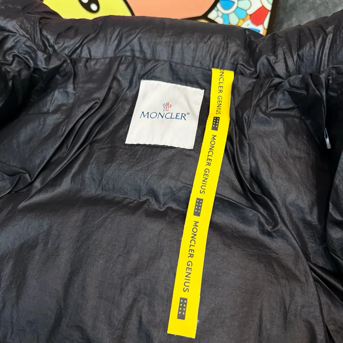P1040 model number Y158 Meng Mouth joint 1017ALYX9SM hooded webbing down jacket Victoria Victoria's same model Celebrity upper body Heavy industry down jacket ⚠️Guangzhou Inspection International Standard 90% white duck down 10% Feather filling degree is high MONCLER's first cooperation with a functional street brand to reshape the classic design Original consistent customized hardware accessories Highly recommended Mainly recommended style Multi-hidden pocket design throughout the body Detachable hat technology, classic style that will never go out of style. The pictures are all real shots without beauty filters. Buy with confidence ~ Color: Black, White Apricot, Size: S M L XL