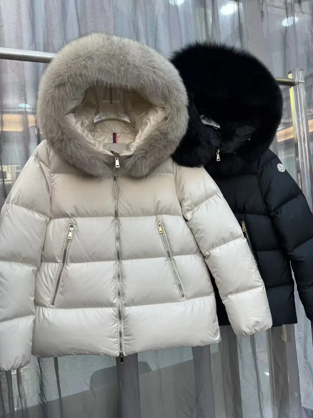 P940 Moncler Laiche short doll women's down jacket. Color: apricot, black Size: 1234