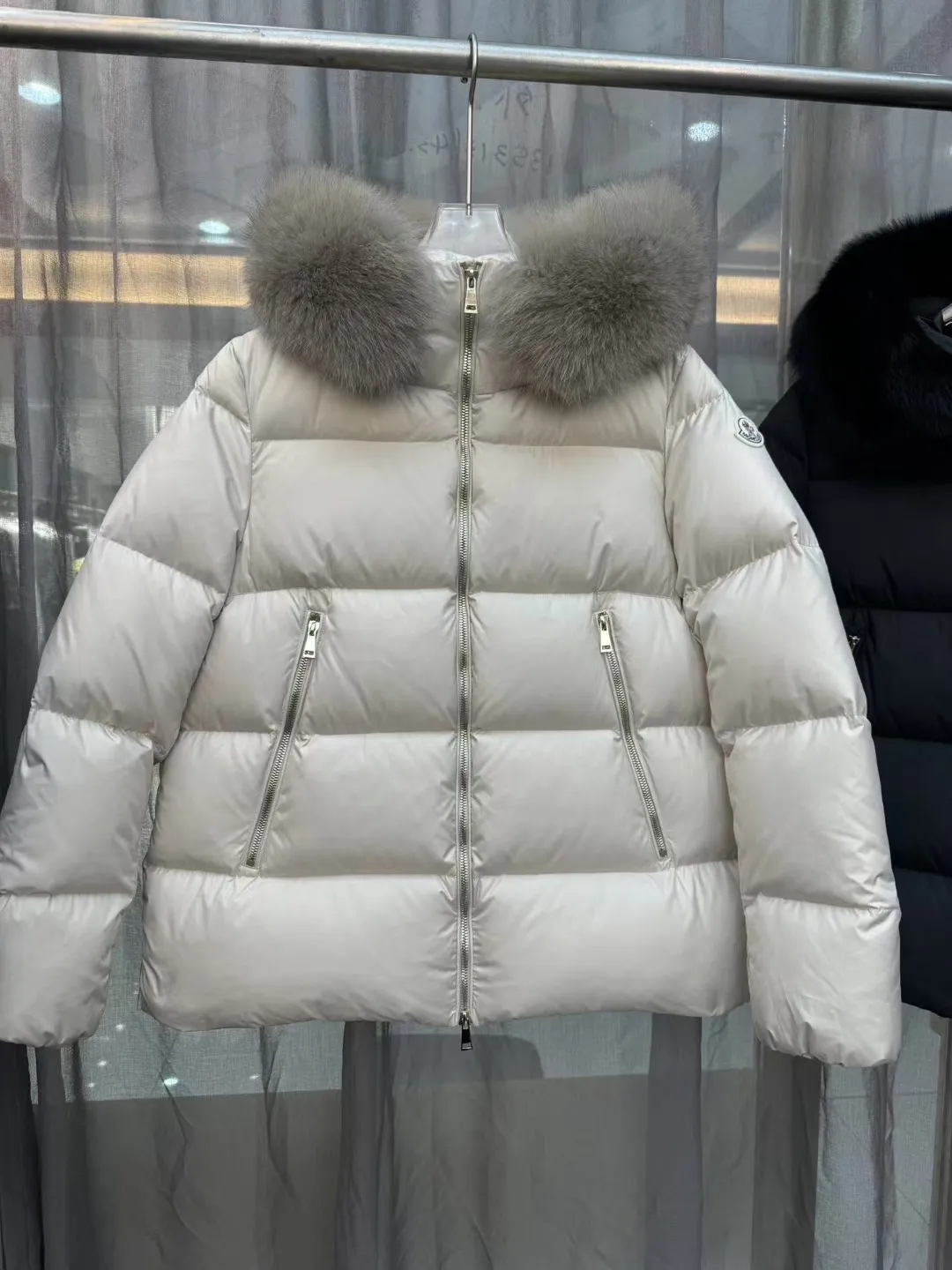 P940 Moncler Laiche short doll women's down jacket. Color: apricot, black Size: 1234
