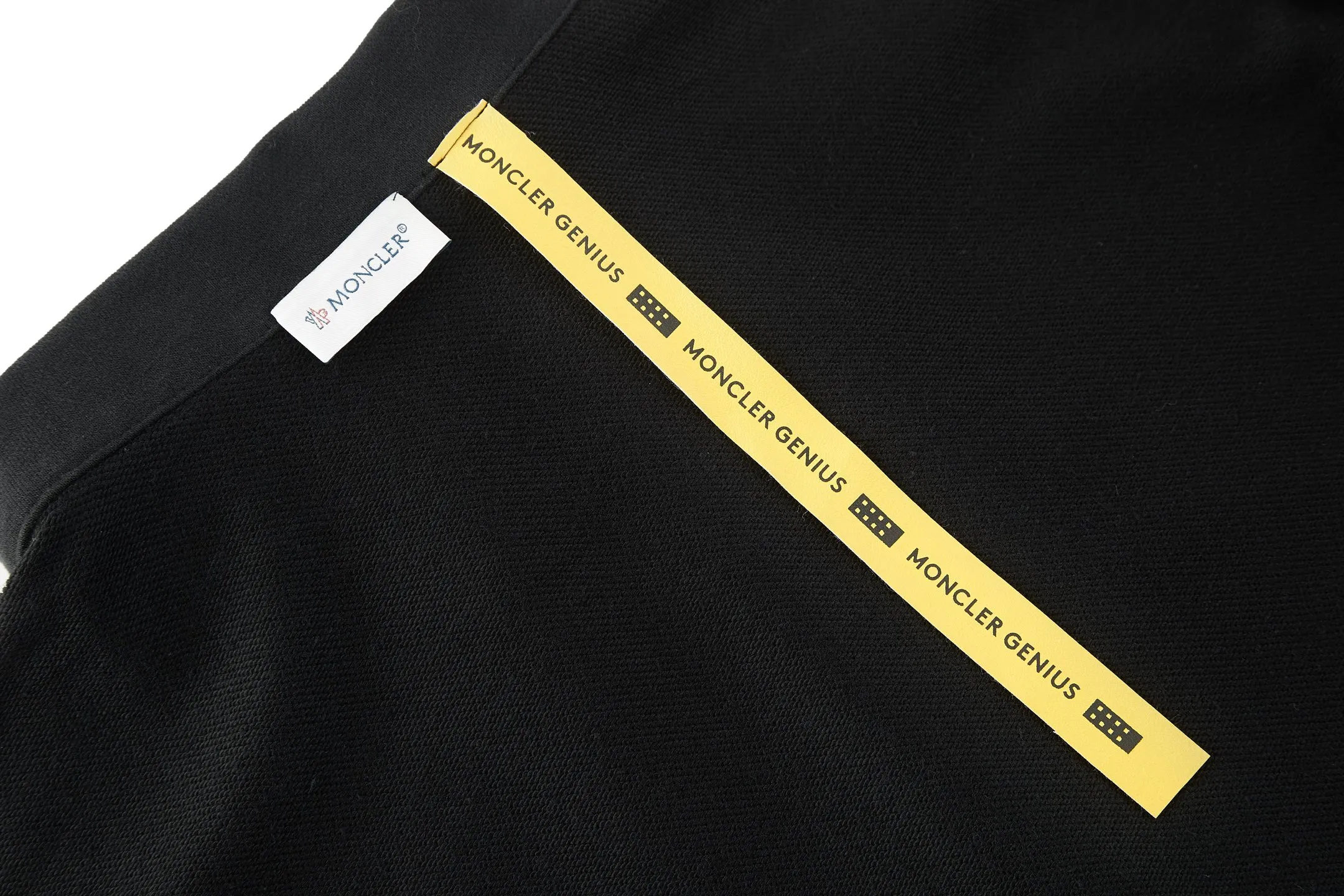 P360 MONCLER Mouth embroidered printed lapel sweatshirt Fabric: Made of 380g brushed sweatshirt terry, the fabric is brushed to make the surface feel softer and smoother. The thread is matched with 1*1 double yarn thread.  Craftsmanship: The embroidery uses flat lines and is embellished with brand embroidered letters. The armband is made of sheepskin composite embroidery technology.  Technology: The lower part of the sleeve is printed with artificial glue and ultra-fine film screen.  This sweatshirt is made of cotton fleece fabric and is an everyday basic item in the Monclerx FRGMT co-creation series. Moncler Genius design piece with logo embroidery. Wear with matching bottoms for a complete look. Collar made of cotton fleece fabric Half-zip closure Logo printing and embroidery details Accessories: Customized 1:1 washed logo Accessories: Customized 1:1 embroidered armbands Craftsmanship: Customized 1:1 three-dimensional embroidery Craftsmanship: Customized 1:1 printing craftsmanship Size: S-M-L-XL Color: Black