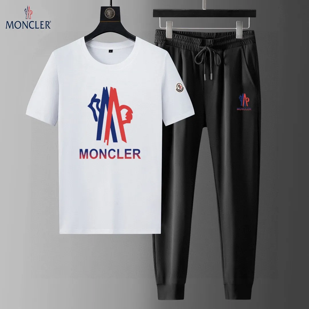P320 [MONCLER] (Fat Man's Gospel) The same style as the 2025 official website. World-renowned luxury brand. Summer men's (double mercerized) high-quality 🐂 suit. It is made of imported original fabrics. It is a trendy style of the season and a versatile hit. Simple and elegant, precise workmanship allows you to be at the top of fashion. Size: M-5XL (can be worn up to 220 pounds)