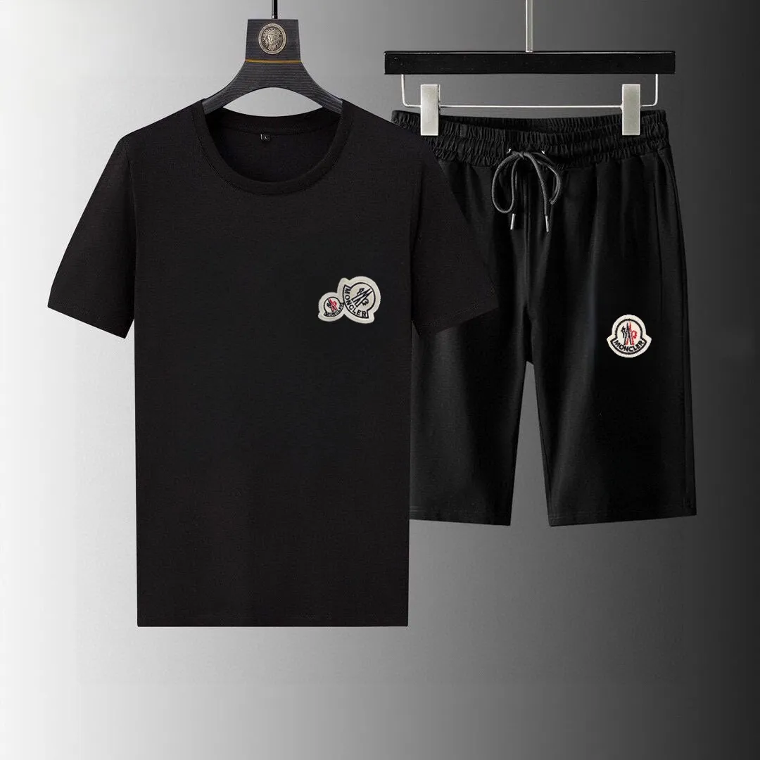 P290 Brand [MONCLER] 2025 new men’s short-sleeved shorts suit! Synchronous sales on the official website! High-end version on the market! It feels delicate and soft! Make you more comfortable to wear! The draped silhouette is awesome! Size: M-5XL (please state your height and weight when placing an order)