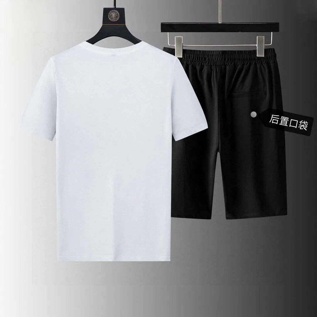 P290 Brand [MONCLER] 2025 new men’s short-sleeved shorts suit! Synchronous sales on the official website! High-end version on the market! It feels delicate and soft! Make you more comfortable to wear! The draped silhouette is awesome! Size: M-5XL (please state your height and weight when placing an order)