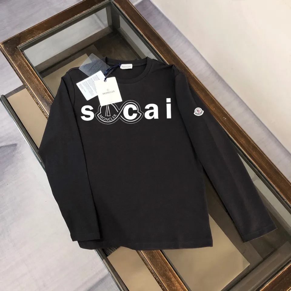 P180, a non-off-the-shelf model, you can trust it. Moncler printed long-sleeved T-shirt, 240g breathable cotton fabric, very soft and comfortable texture, does not shrink, does not deform, does not ball), can be worn alone as a base layer. Original customized accessories, collar label, care mark, hangtag, packaging (perfect details) Color: White Black Size: XS S M L