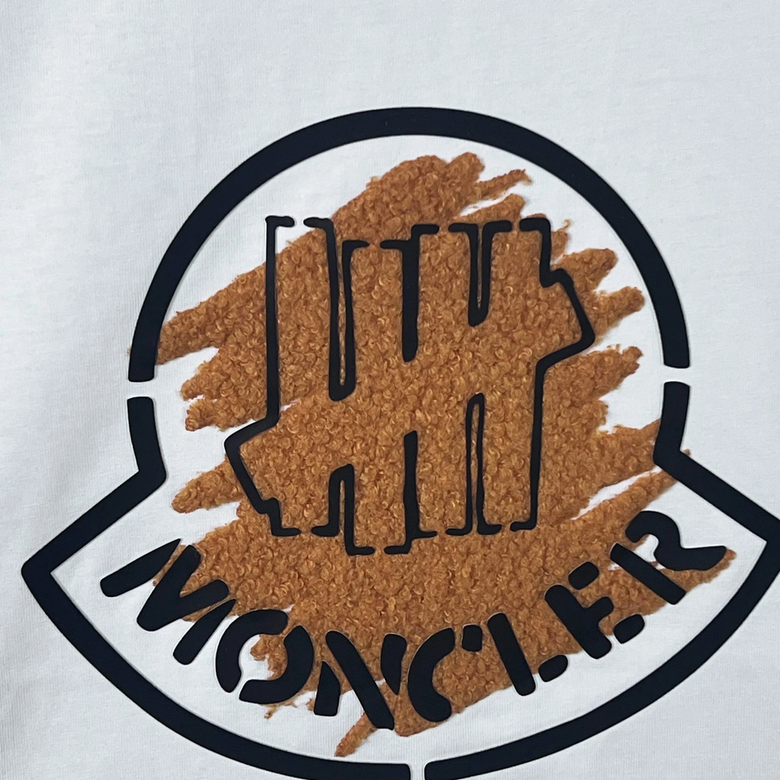 P170 MONCLER/Muzzled 300g pure cotton round neck short-sleeved T-shirt Brand classic Gauze splicing Letter LOGO embossing process 2025ss official synchronization High version High quality Fashion personality Versatile trend Pure original quality Original fabric Hang tag Collar label Washed wheat Complete three standards Color: Black. White. Size: S M L XL XXL