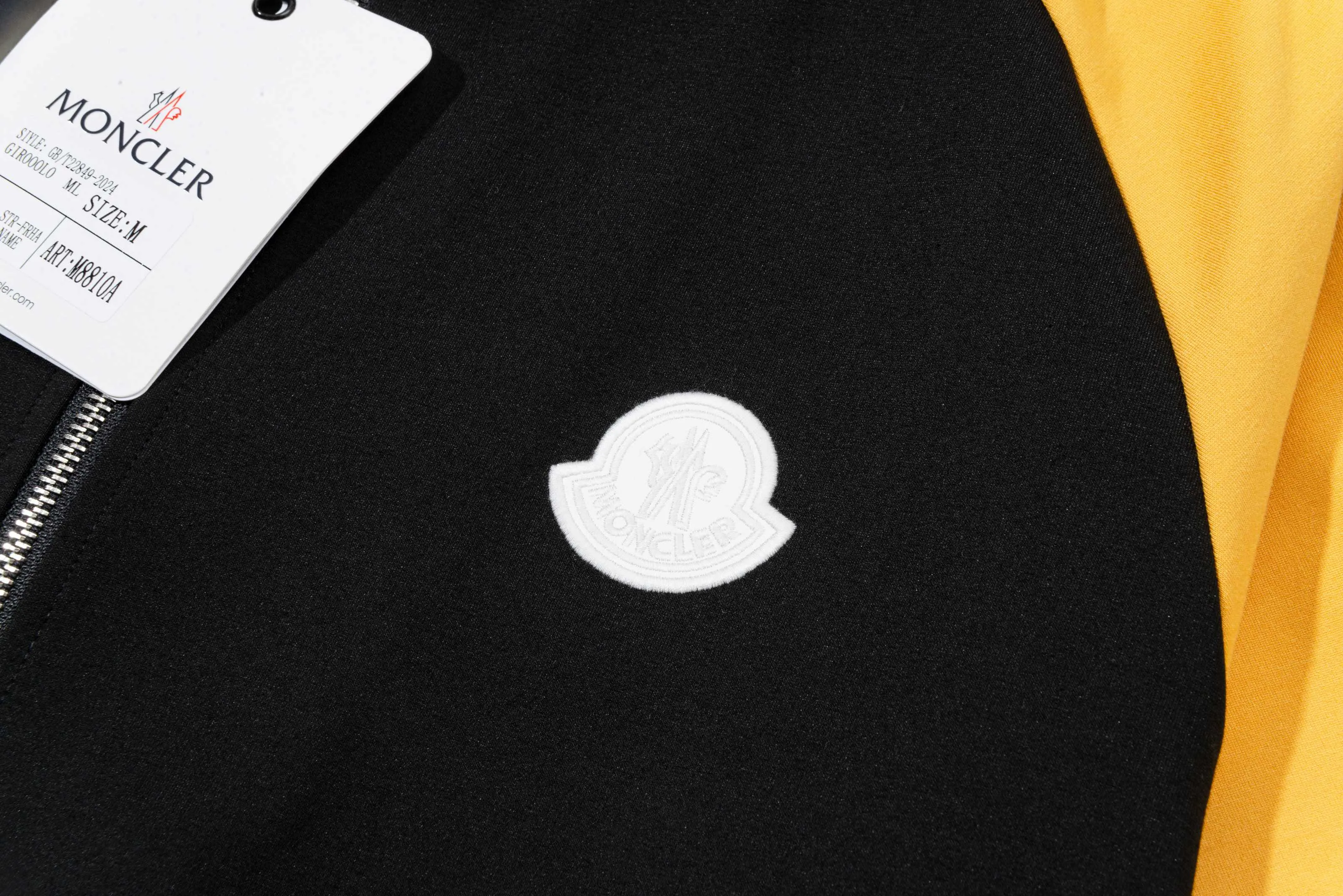 P270 MONCLER/Mask Custom fabric suit zipper jacket Color block design embroidered micro-label LOGO hand sleeve webbing technology Official synchronization High version High quality Fashion personality Versatile trend Pure original quality Original fabric Hang tag Collar label Washed wheat Complete three standards Color: black and white. Black green. Black yellow. Size: S-2XL