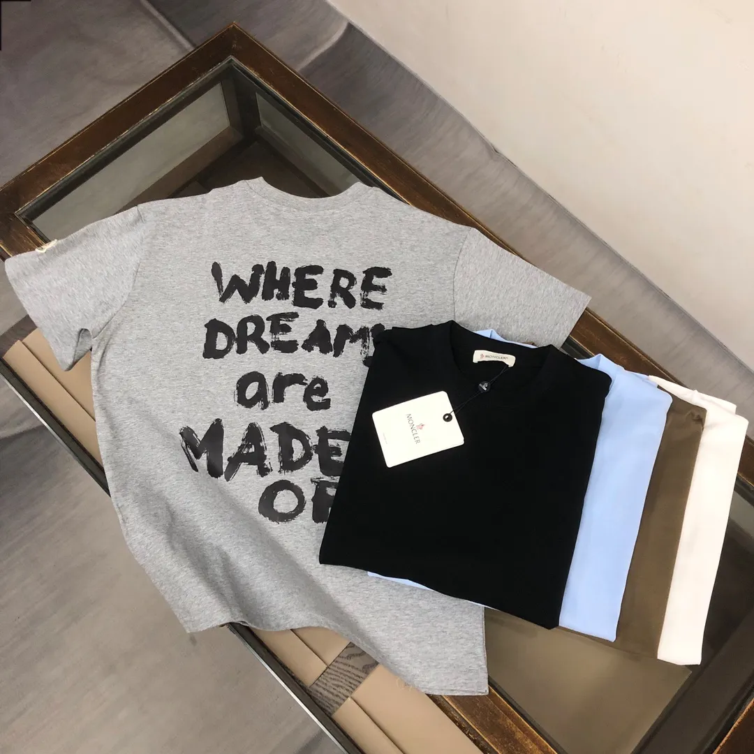 P160 MONCLER 25 The latest short-sleeved T-shirt for couples ~ Simple clean version on the front and distinctive brand print design on the back ~ The upper body of the fabric is comfortable and breathable, not stiff, slim cut, and made of high-end custom-made pure cotton fabric! The upper body is comfortable and stylish, and it can be worn alone as an inner layer. It is a must-have for fashionistas! ! ! Color: Black White Brown Gray Sky Blue Size: S M L XL (Loose fit! Please state your height and weight when placing an order)