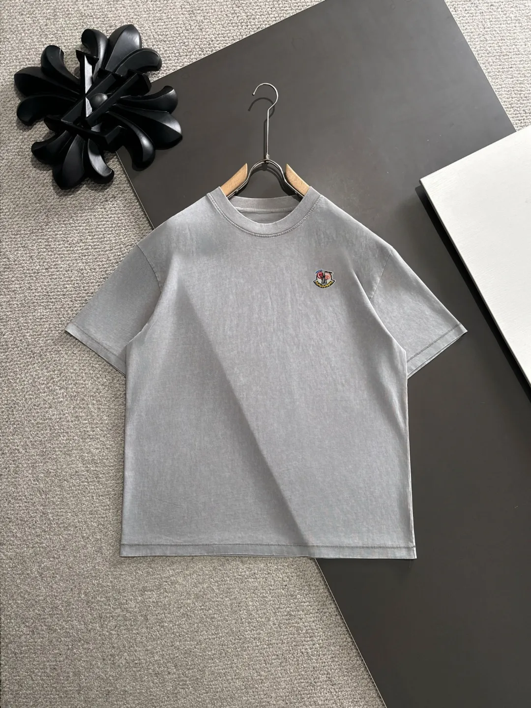 Next day shipping P460 MONCLER/Mongolian high quality 2025 spring and summer new casual heavy industry suit exclusively developed by yb! High quality production! Imported custom-made fabrics for foreign orders, with high breathability and comfort, impeccable details, brand element design concept, delicate and soft feel! It presents a casual cut and the upper body shape is great! On sale simultaneously on the official website! From a high-end men's positioning brand, the low-key luxury taste is irresistible! Exquisite workmanship and impeccable quality! The overall style is simple, fashionable and timeless, fully meeting the requirements of stylish and tasteful dressing! Size: S-XXL