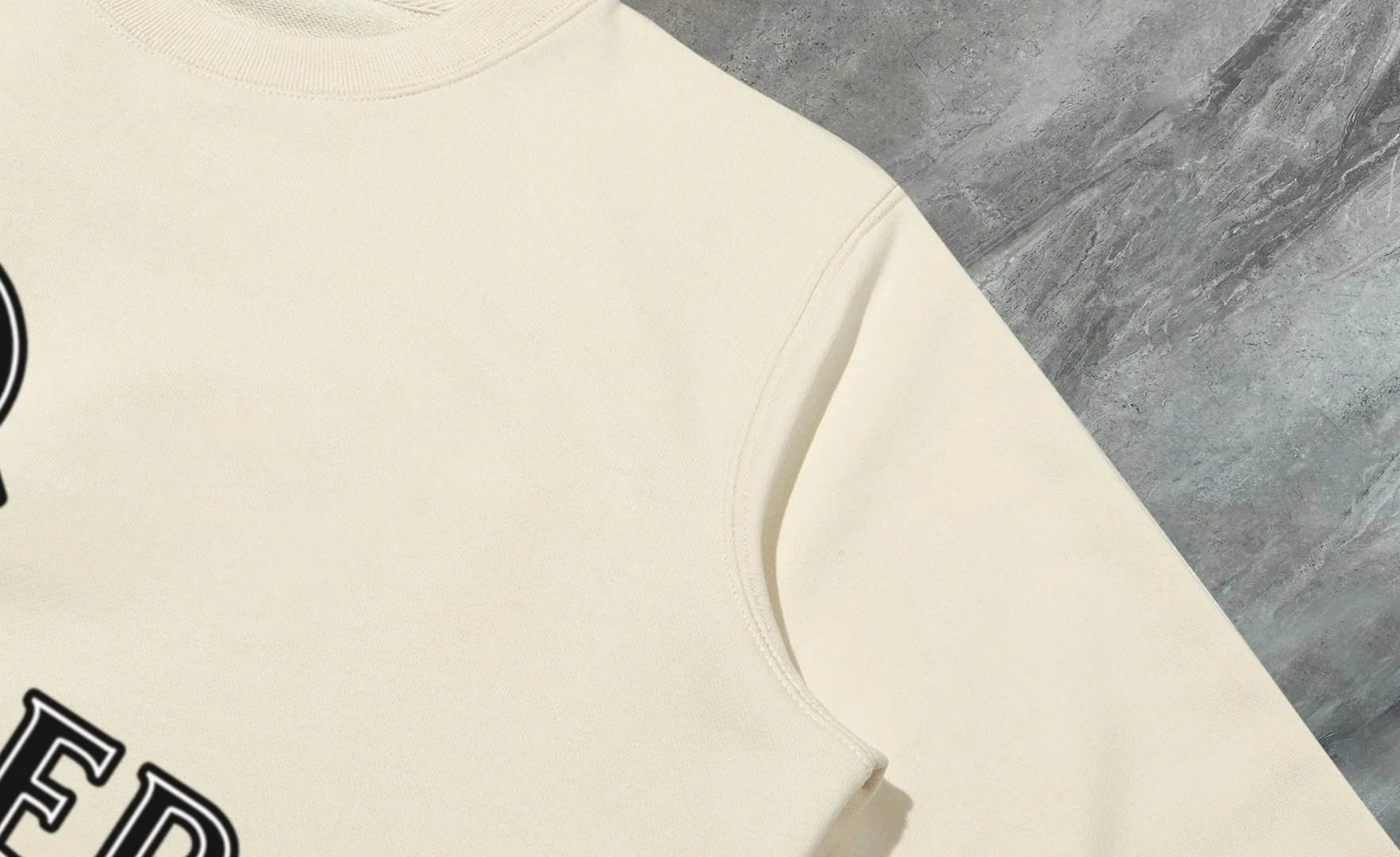 P210 High-version sweatshirt) [Long-term stock] 〖𝐌𝐎𝐍𝐂𝐋𝐄𝐑~Mask〗 Made of 440g heavy-weight fabric. It is different from the market currency. It can be matched with any variety and is properly handsome. 😎The whole dress is made of double waistcoats. The double waistcoats make the whole dress more three-dimensional. Not ordinary factories can do such fine work. 2025 Spring runway version of the T stage, on sale at the counter, round neck terry sweatshirt, high-end double-strand pure cotton, custom-made stretch ribs, dyed in the same vat, complete with three standards, matched with exquisite embroidered LOGO on the chest, simple and advanced, same style for men and women. Color: black, apricot, white, size: S M L XL 2XL
