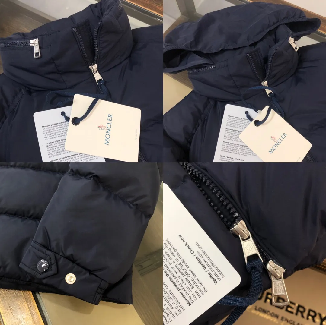 P860 🆕❤️🆕Moncler Solayan men's three-color trimmed short down jacket! The latest official website is available simultaneously! ! White duck down filling ~ the most delicate, light and neat fabric!  The Solayan Men's Short Down Jacket features the season's signature stripe detailing, blending sporty spirit with timeless style.  The Solayan down jacket is made of micro chic fabric and has a tough square shape design, highlighting Moncler's sporty spirit. This cropped down jacket features tricolor stripes on the sleeves, a seasonal take on the brand's signature. Comes with a practical pull-out hood. Color: Black White Royal Blue Dark Brown Size: 1-2-3-4-5
