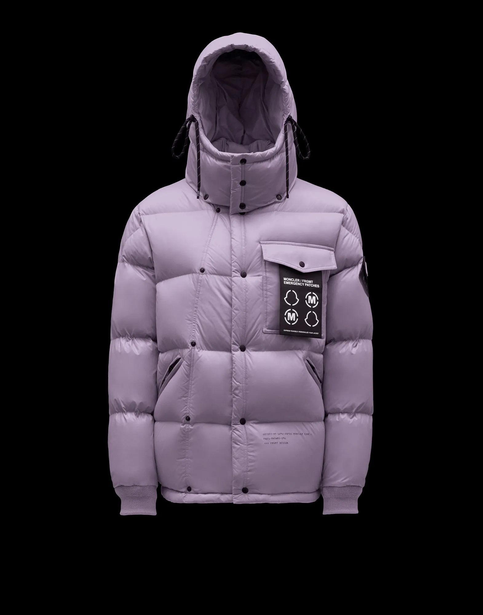The P740 muzzled #Anthemyx men's jacket is made of shiny patented nylon and is part of the 7 Moncler Frgmt Hiroshi Fujiwara collection. #Fujiwarahiroshi2dai