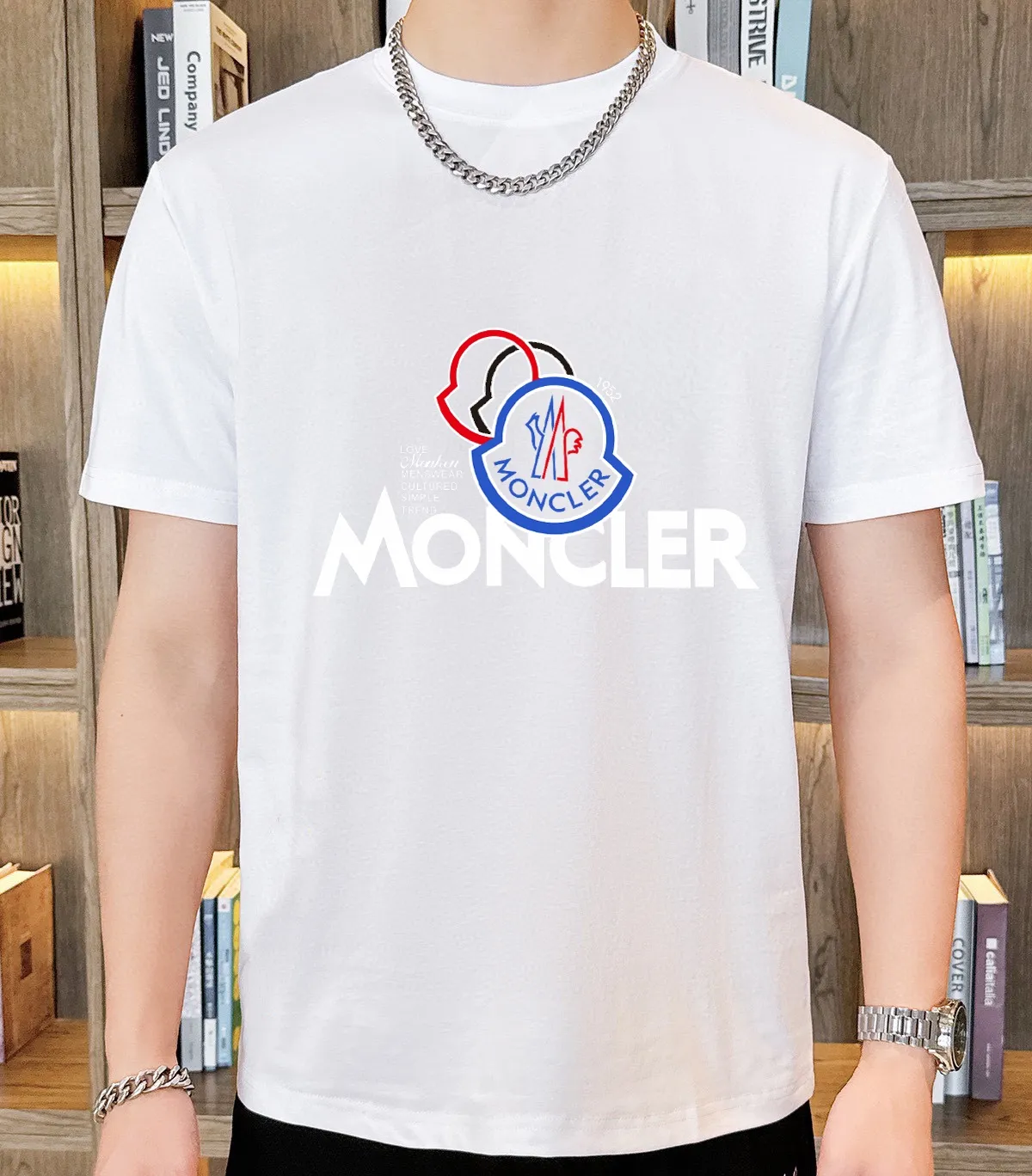 P330 [MONCLER] (Fat Man's Gospel) The same style as the 2025 official website. World-renowned luxury brand. Summer men's (double mercerized) high-quality 🐂 suit. It is made of imported original fabrics. It is a trendy style of the season and a versatile hit. Simple and elegant, precise workmanship allows you to be at the top of fashion. Size: M-5XL (can be worn up to 220 pounds)