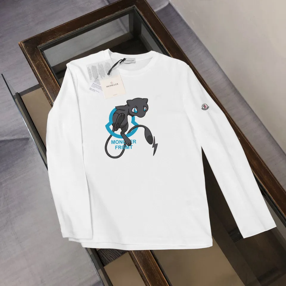 P180, a non-off-the-shelf model, you can trust it. Moncler printed long-sleeved T-shirt, 240g breathable cotton fabric, very soft and comfortable texture, does not shrink, does not deform, does not ball), can be worn alone as a base layer. Original customized accessories, collar label, care mark, hangtag, packaging (perfect details) Color: White Black Size: XS S M L