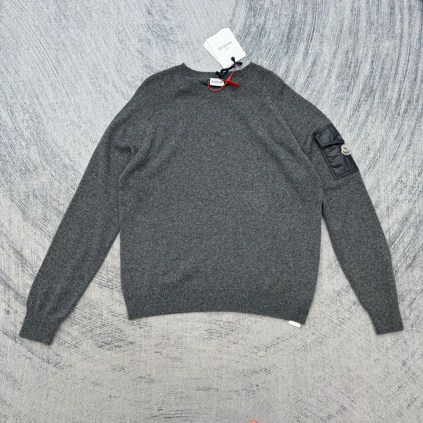P410 MONCLER round neck long sleeve wool and cashmere sweater SIZE S/M/L/XL