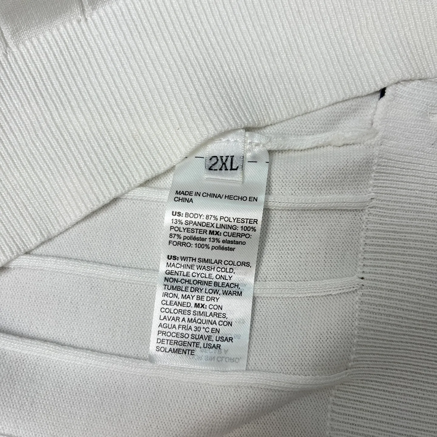 P210 A118 (Long-term replenishment, next day arrival) moncler 25ss knitted sweater polo short-sleeved original fabric, the same style as the official website, non-recycled yarn, high version, independently custom-woven fabric, soft and stereotyped, no deformation after washing, no gradient color difference in the fabric, no color fading in washing, no corners cut on the reverse side, the overall routing is straight and delicate, the fabric is comfortable and soft, the color is consistent and no color difference It can be matched with the same style to create a fashionable look, and can be used in various occasions. Customized accessories, complete with three standards, same style for men and women!  Color: Black White Size: M~3XL