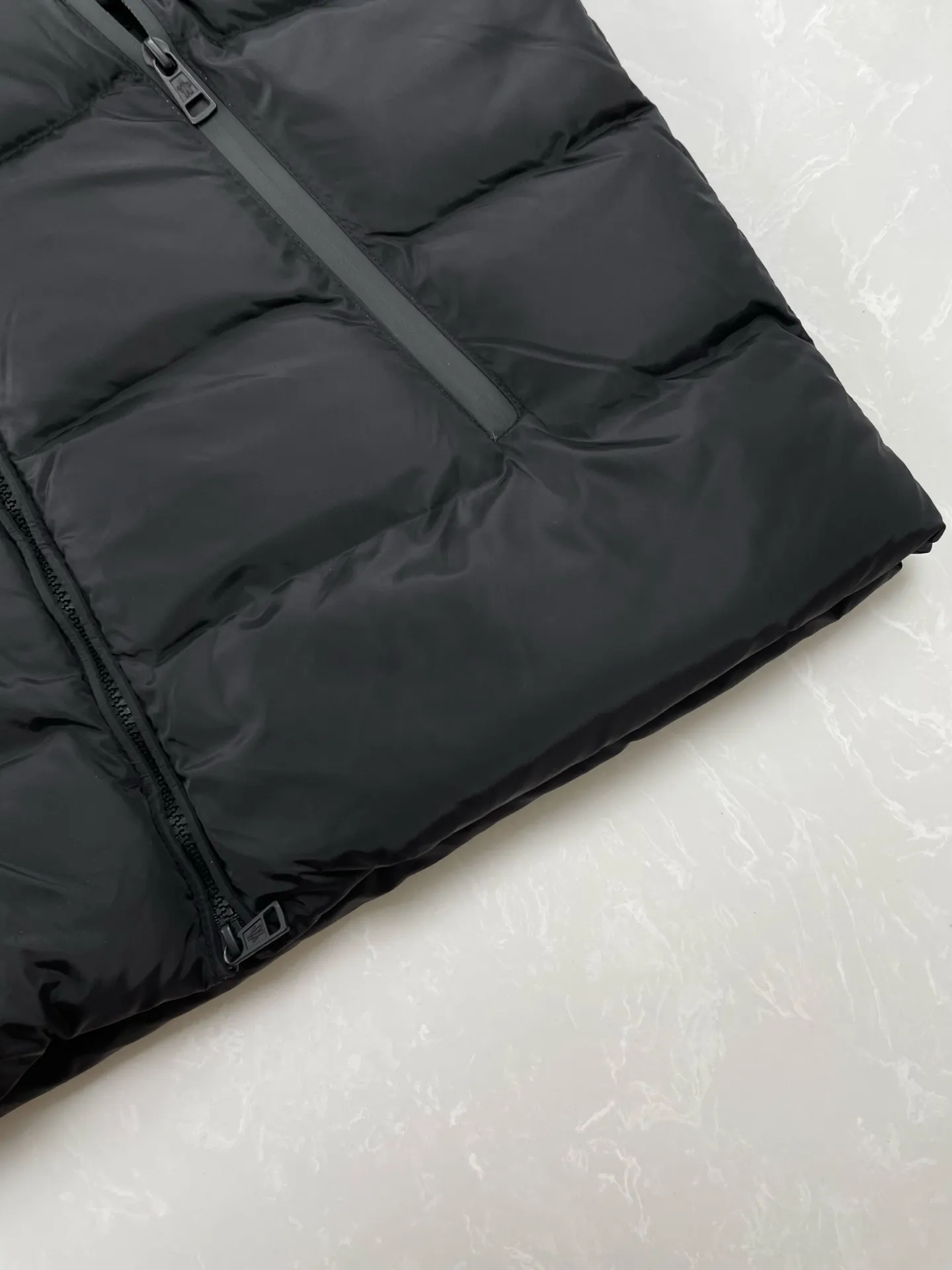 P1030 (high version) Moncler-muzzled-inner placket embroidered letter down jacket Size:1 2 3 4 5