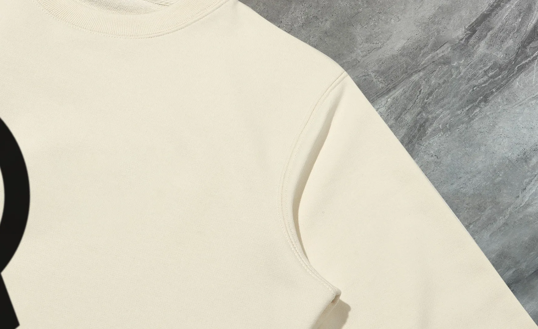 P210 High-version sweatshirt) [Long-term stock] 〖𝐌𝐎𝐍𝐂𝐋𝐄𝐑~Mask〗 Made of 440g heavy-weight fabric. It is different from the market currency. It can be matched with any variety and is properly handsome. 😎The whole dress is made of double waistcoats. The double waistcoats make the whole dress more three-dimensional. Not ordinary factories can do such fine work. 2025 Spring runway version of the T stage, on sale at the counter, round neck terry sweatshirt, high-end double-strand pure cotton, custom-made stretch ribs, dyed in the same vat, complete with three standards, matched with exquisite embroidered LOGO on the chest, simple and advanced, same style for men and women. Color: black, apricot, white, size: S M L XL 2XL