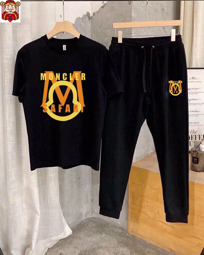 P330 [MONCLER] (Fat Man's Gospel) The same style as the 2025 official website. World-renowned luxury brand. Summer men's (double mercerized) high-quality 🐂 suit. It is made of imported original fabrics. It is a trendy style of the season and a versatile hit. Simple and elegant, precise workmanship allows you to be at the top of fashion. Size: M-5XL (can be worn up to 220 pounds)