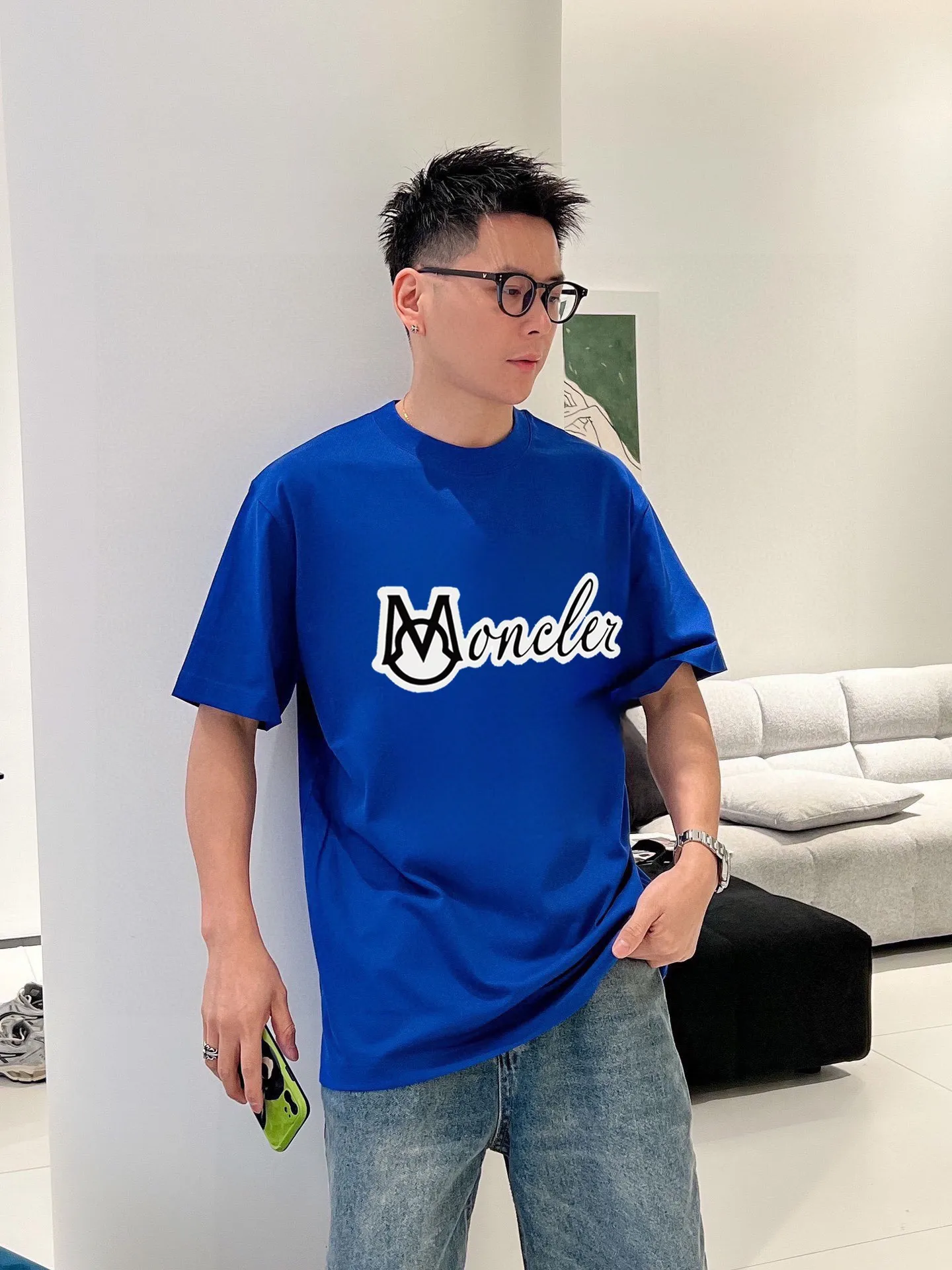 P140 Brand [MONCLER] (Good News for Fat People) original men's casual short-sleeved T-shirt, new product for spring and summer 2025, customized top-notch logo craftsmanship on the chest, matched with the entire details, quality and tailoring design are first-class, customized imported mercerized cotton fabric! Full of style, the color scheme is light and versatile. M-5XL (wear up to 220 pounds)