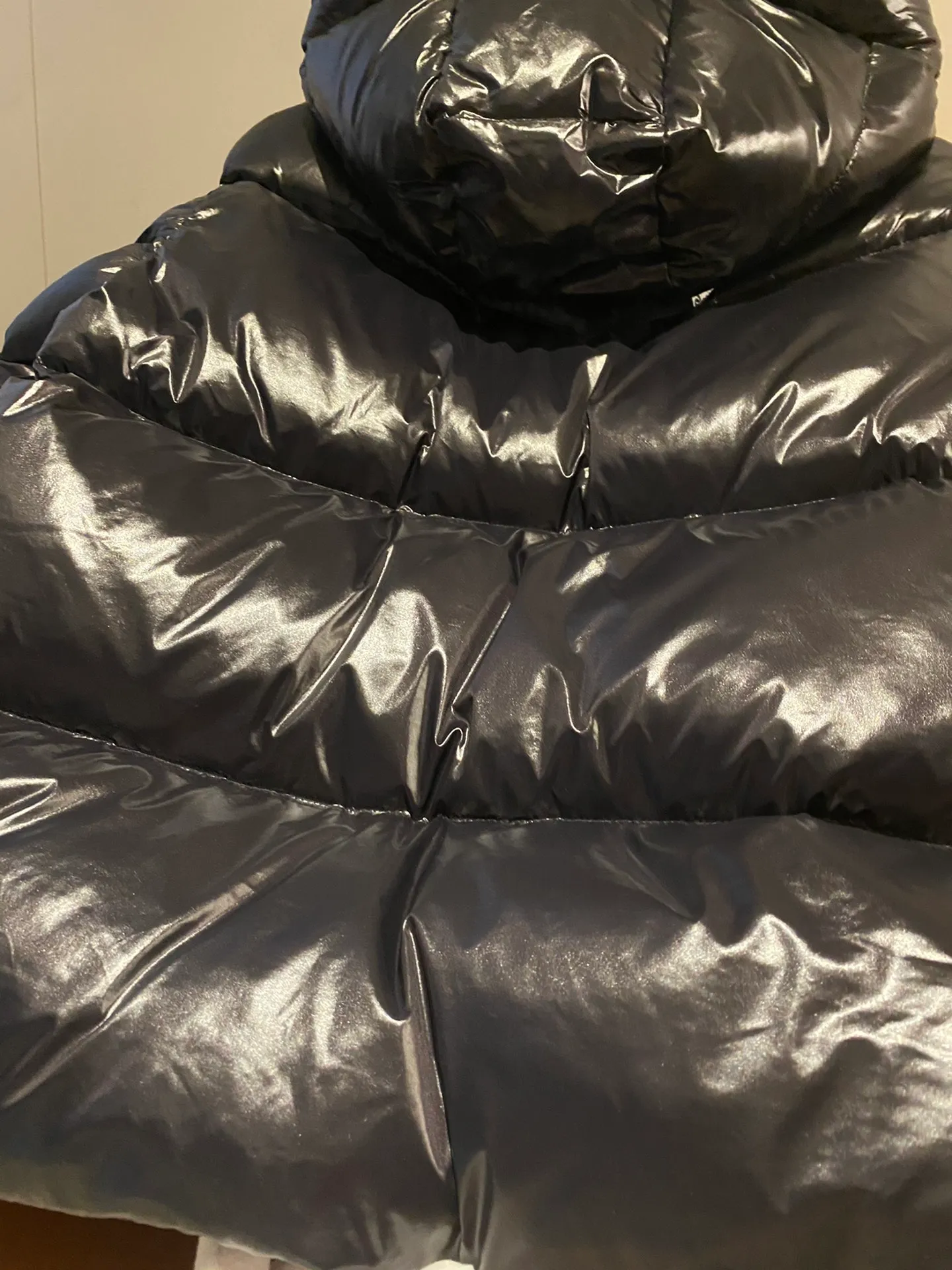 P1000 [moncler] M's new autumn and winter Huppe series women's short down jacket, original custom-made weatherproof nylon fabric, the brim design can be opened to classic logo design, the cuffs are equipped with zippers to change the shape at will, the new national standard 90 goose down filling inside, first-class down filling, high version, 1234