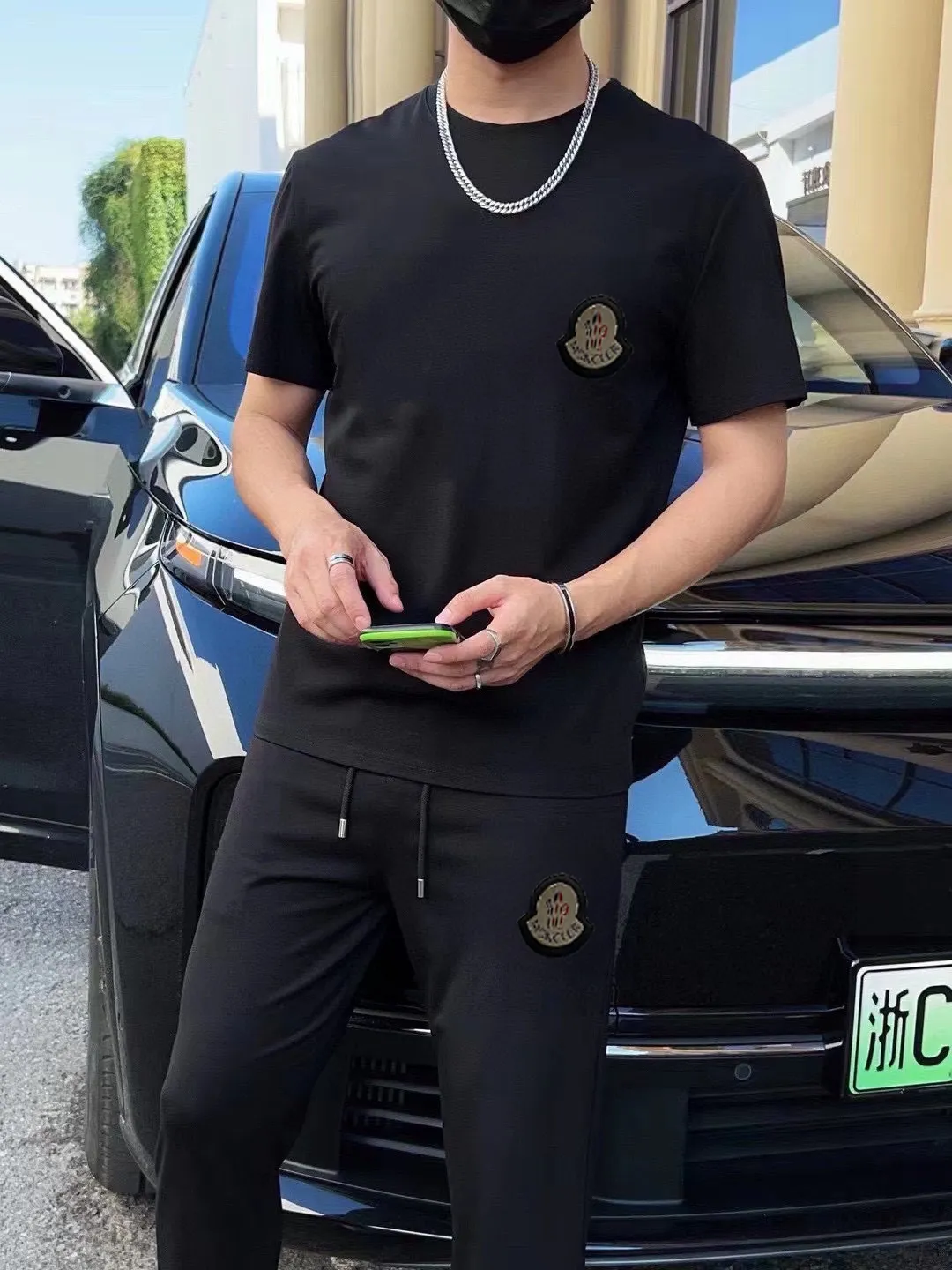P330 [MONCLER Mouth Mouth] (Fat Man's Gospel) The same style as the 2025 official website. World-renowned luxury brand. Summer men's (double mercerized) high-quality 🐂 suit. It is made of imported original single fabrics. It is a fashion trend of the season and a versatile hit. Simple and elegant, precise workmanship allows you to be at the top of fashion. Size: M-5XL (can be worn up to 220 pounds)