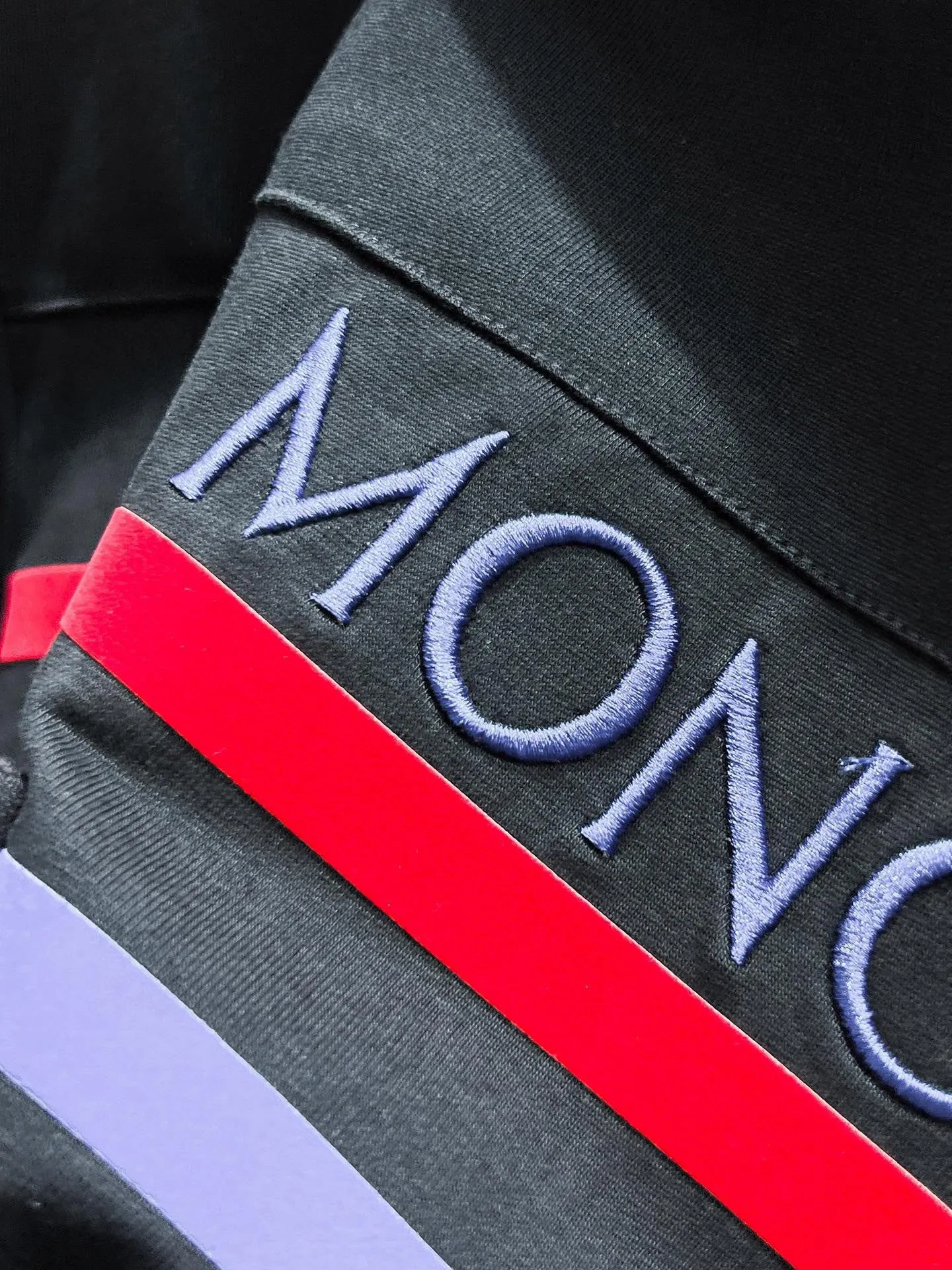 P570 Brand [MONCLER Mouth Covered] 2025 round neck short-sleeved shorts suit. The pure cotton fabric upper body will not be stuffy, the smooth and comfortable skin-friendly effect is more breathable, the fabric has its own texture, classic logo technology, a new interpretation from a unique angle, fashionable and versatile choice! Size: M-3XL (maximum wear: 190 pounds)