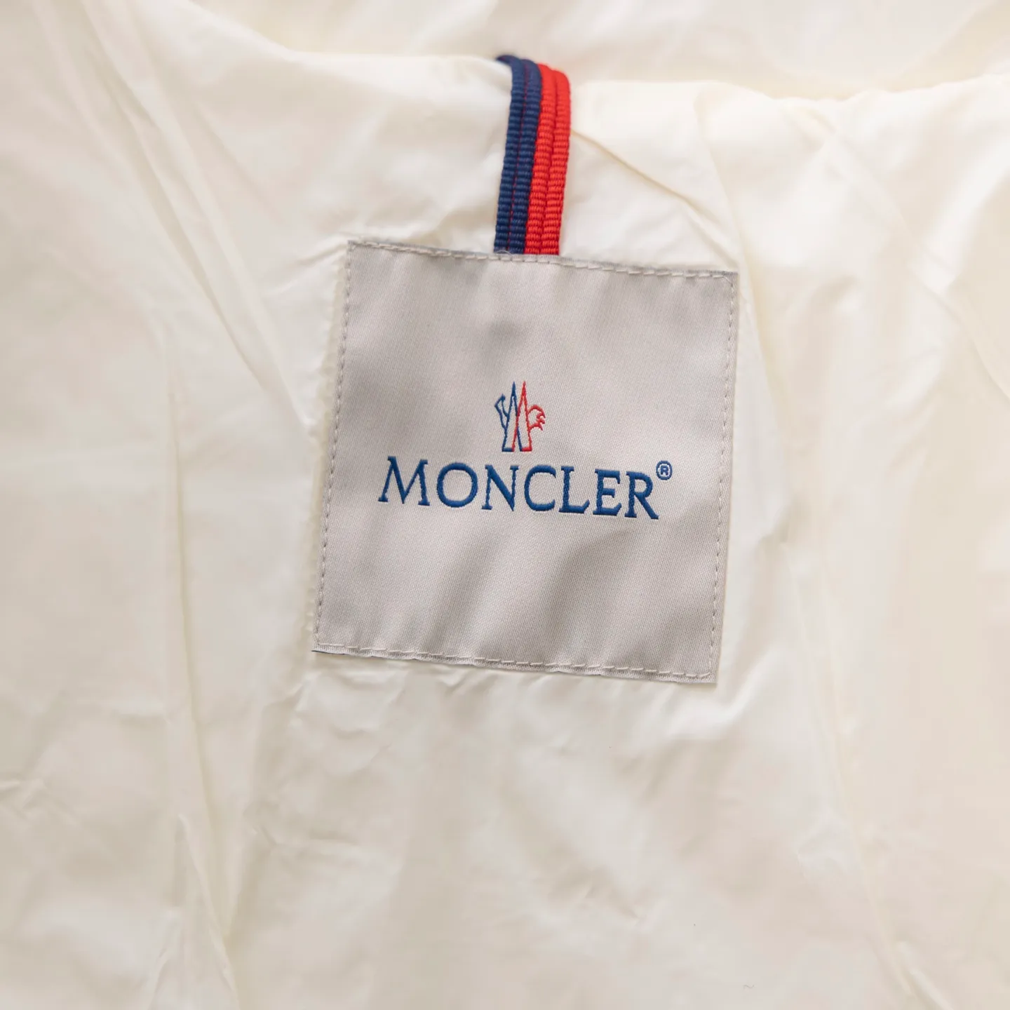 P820 ​​2025 new model🆕Moncler/mask oil wax leather waist style GLAREIN hooded long-sleeved down jacket for women. Oil wax leather coated new fabric, slim design style, warm and slim