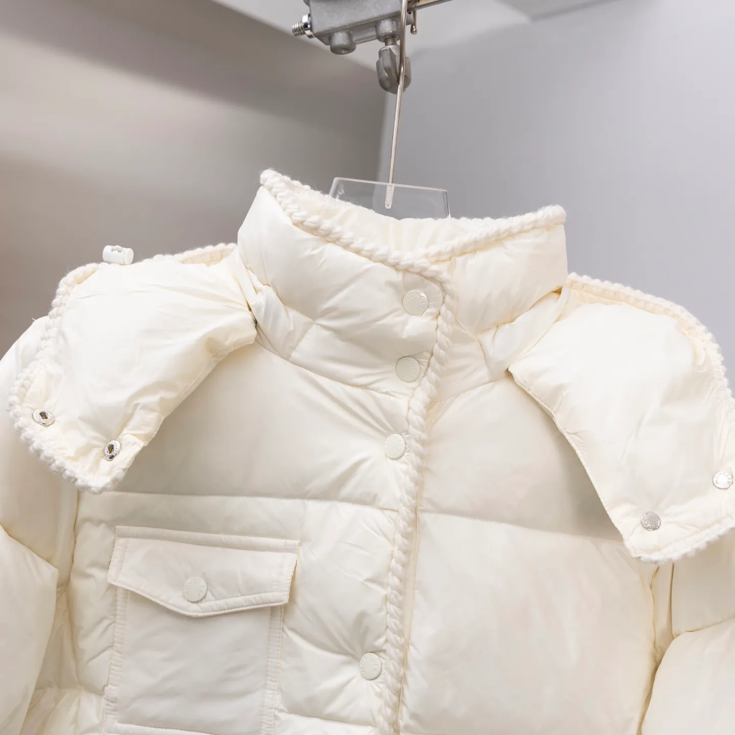 P820 ​​2025 new model🆕Moncler/mask oil wax leather waist style GLAREIN hooded long-sleeved down jacket for women. Oil wax leather coated new fabric, slim design style, warm and slim